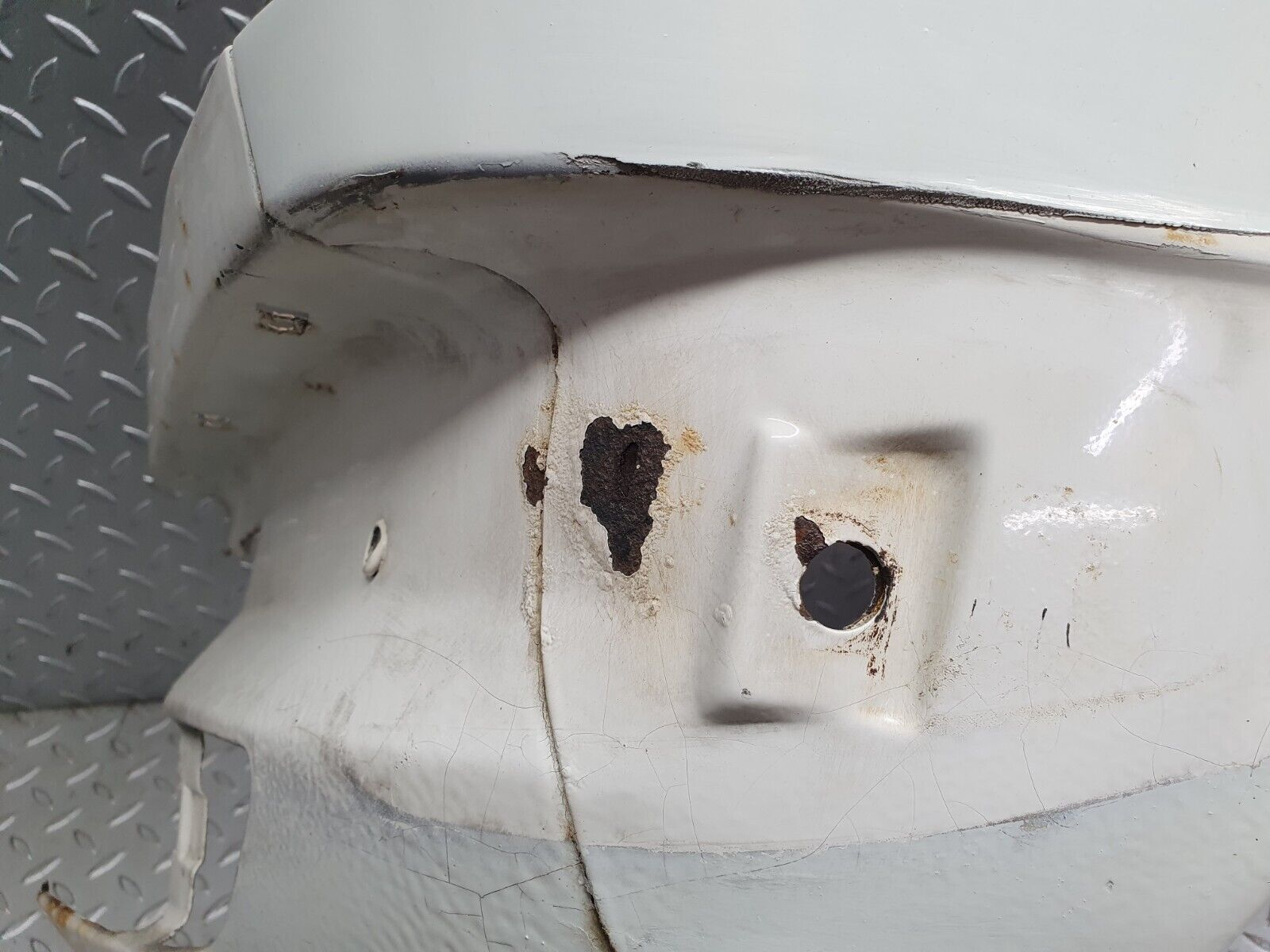 40810 Mercedes-Benz W123 300D Front Left Wing Fender