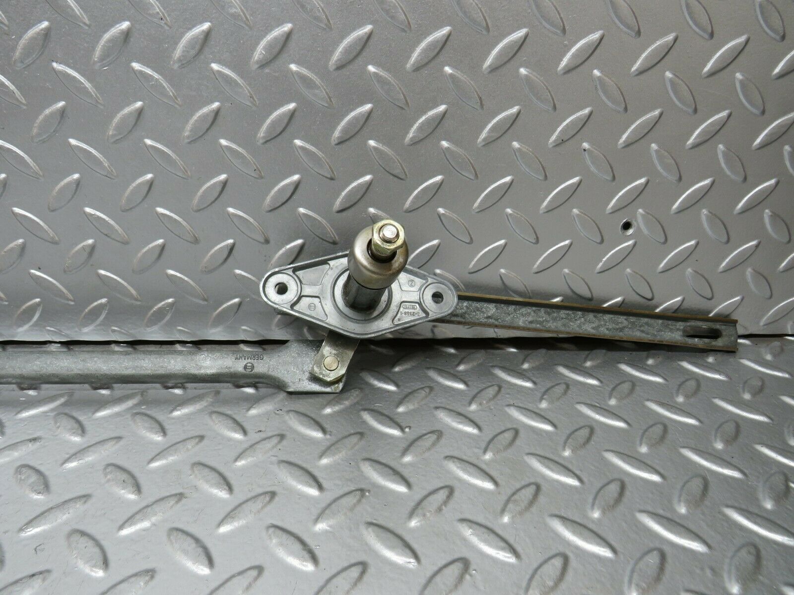 23498 Mercedes-Benz W114 280E Windscreen Wiper Linkage