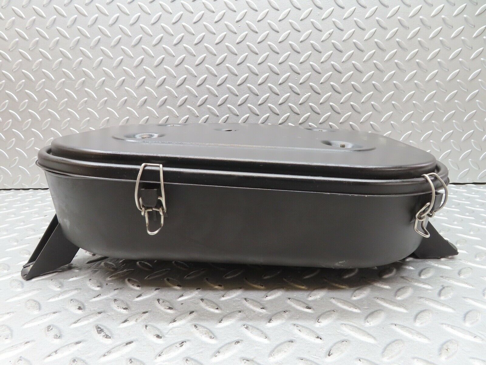 17235 Mercedes-Benz R129 300SL Coupe Air Filter Housing 0160946602