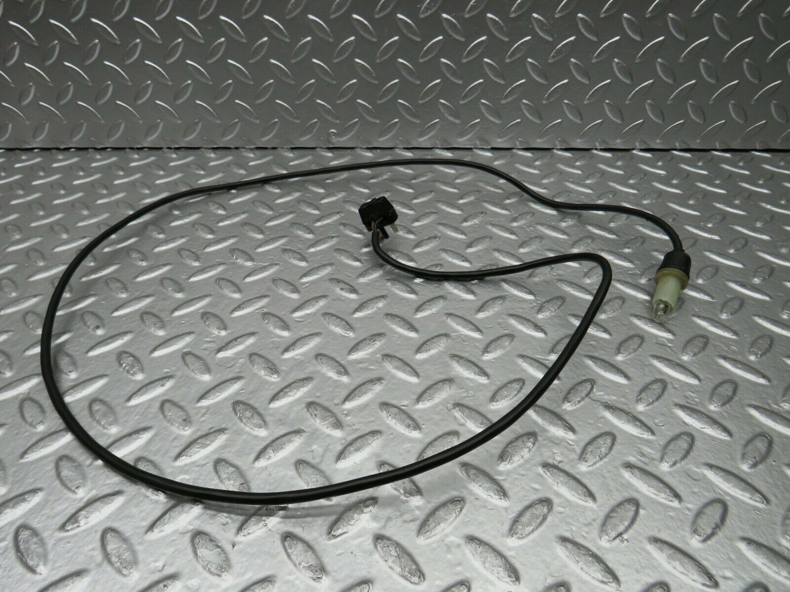 22629 Mercedes-Benz C124 E220 Coupe Front Wing Indicator Cable Wire 1249971881