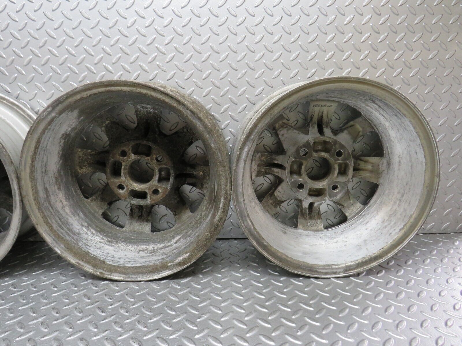 30197 Porsche 924 Alloy Wheel Set 6Jx14H2 477601031