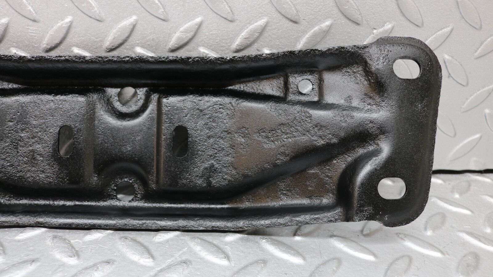 37207 Mercedes-Benz C126 420SEC Coupe Gearbox Mount Bracket