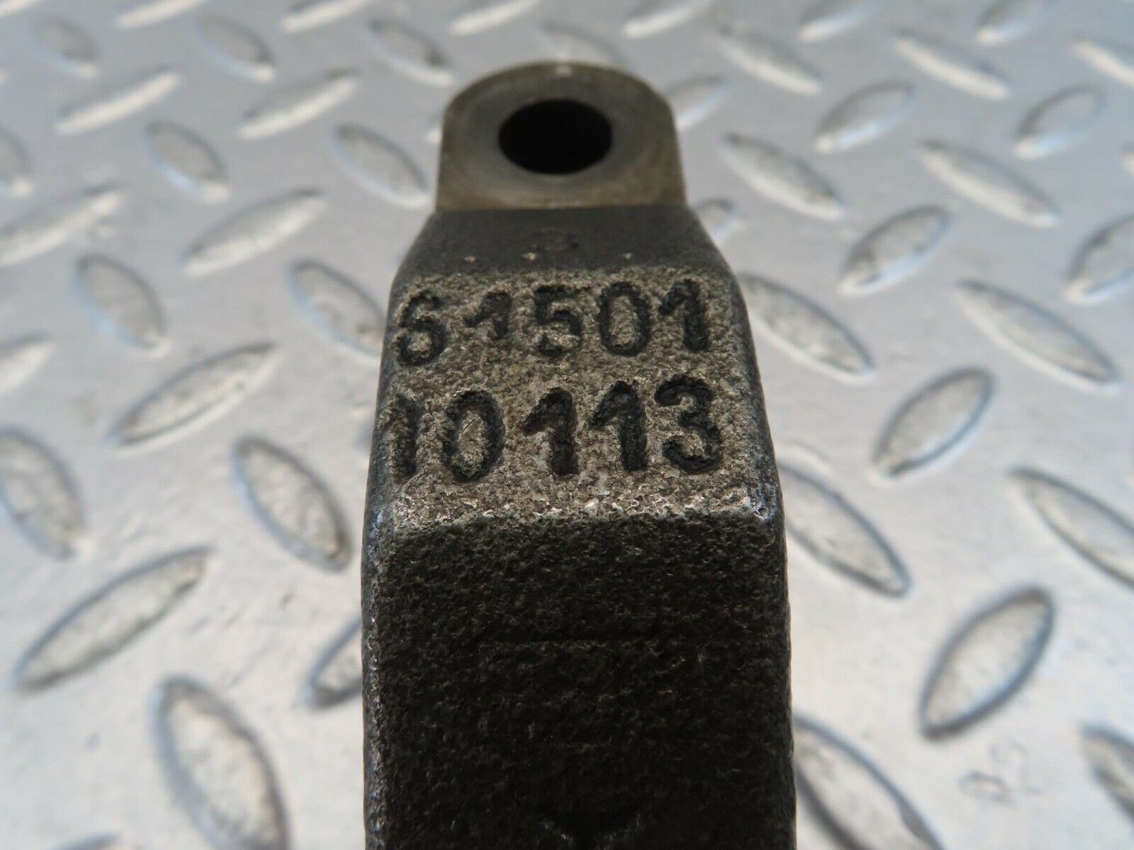 10994 Mercedes-Benz W115 220D Crankshaft Bearing Holder Block 6150110113