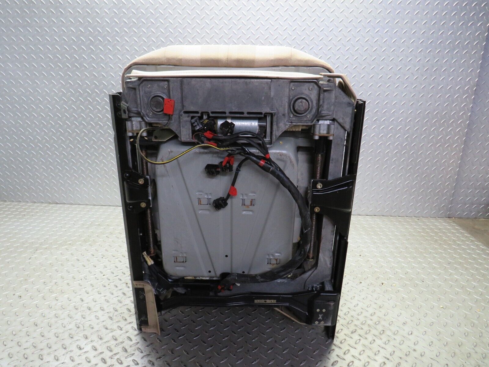 38320 Mercedes-Benz R129 280SL Coupe Electric Front Left Seat Beige