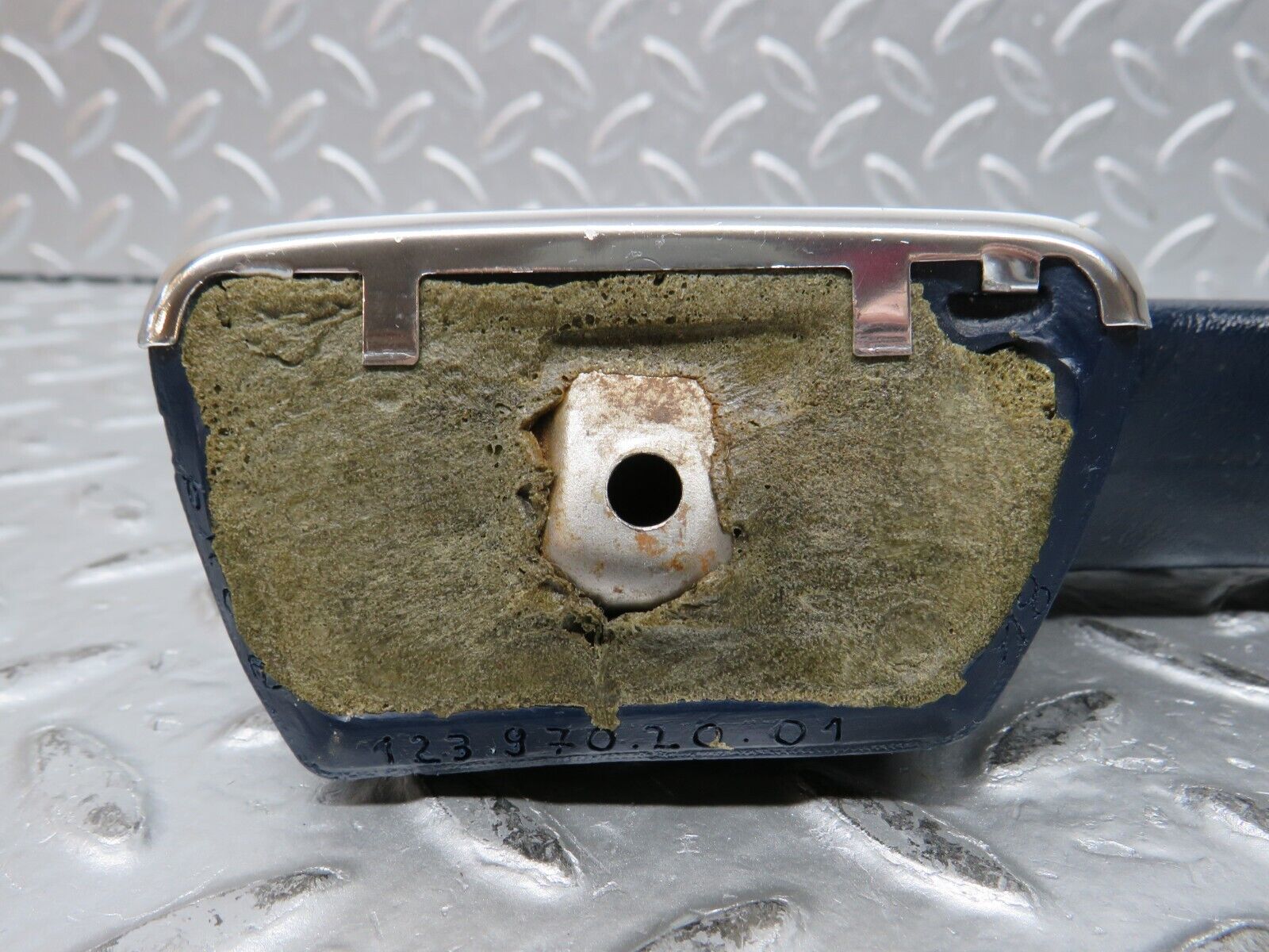 31980 Mercedes-Benz W123 230E Front Right Interior Door Handle 1239702001