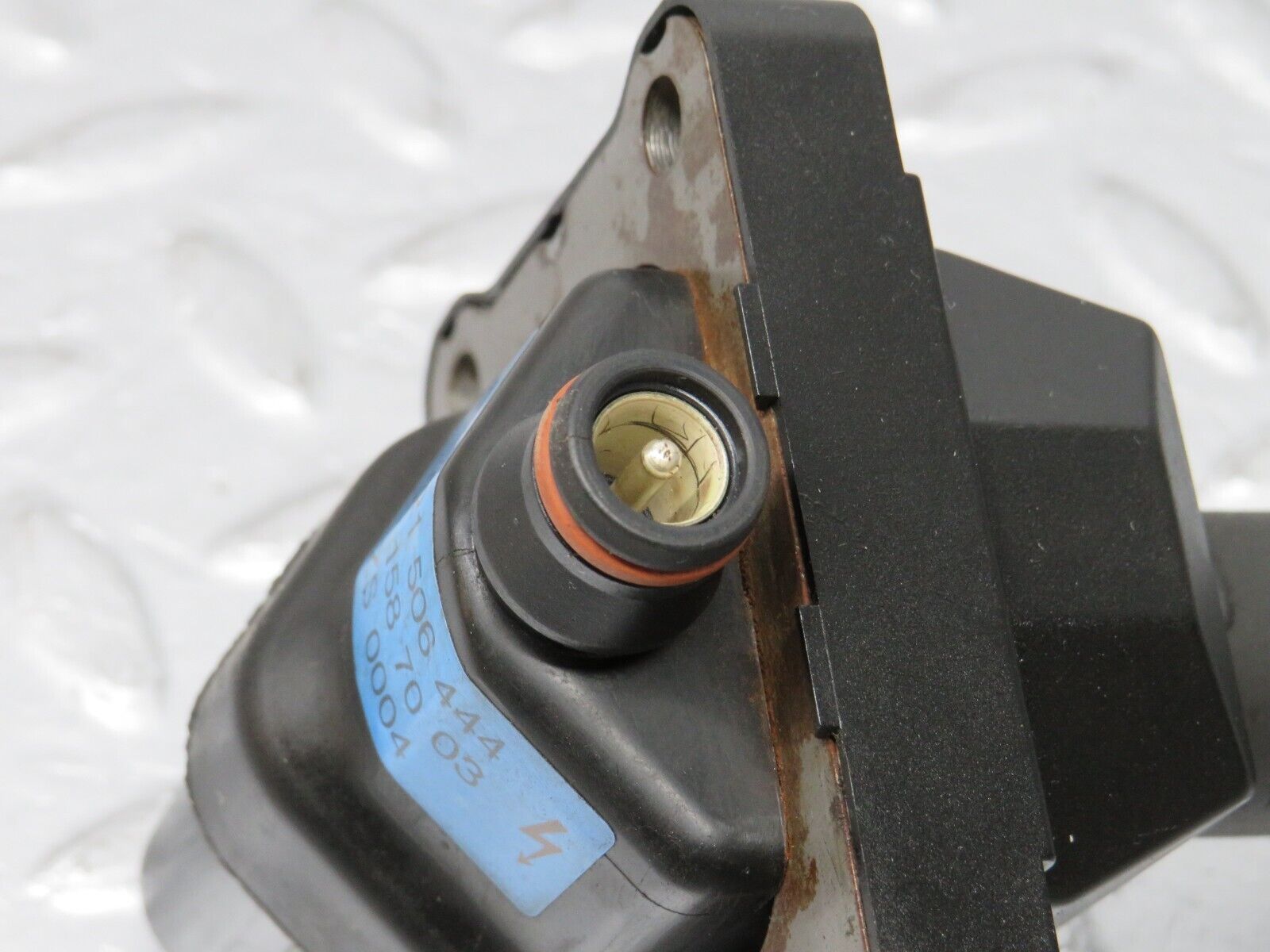 38344 Mercedes-Benz R129 280SL Coupe Ignition Coil Bosch 0221506444 0001587003 0001593642