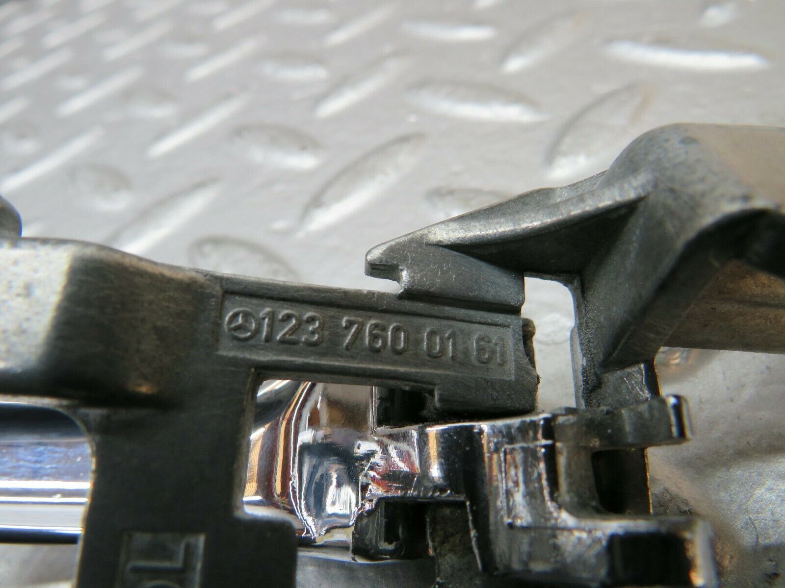 23016 Mercedes-Benz C123 230CE Coupe Left Interior Door Handle 1237600161