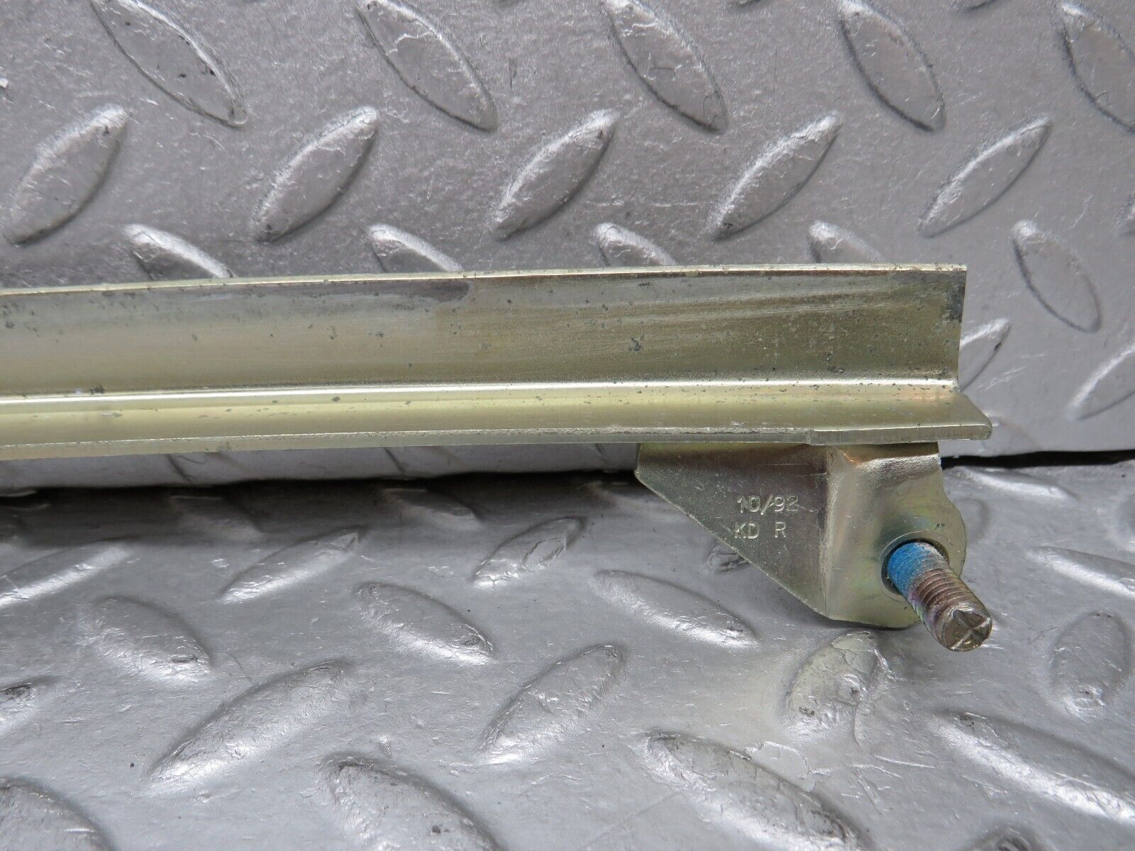 37800 Mercedes-Benz A124 320E Cabriolet Front Left Window Channel