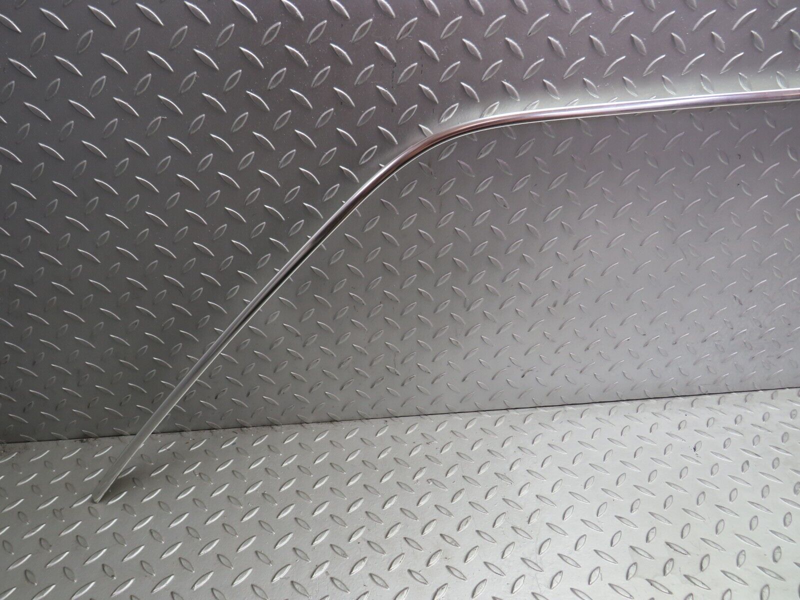 36324 Mercedes-Benz W126 420SE Roof Chrome Trim Right Side