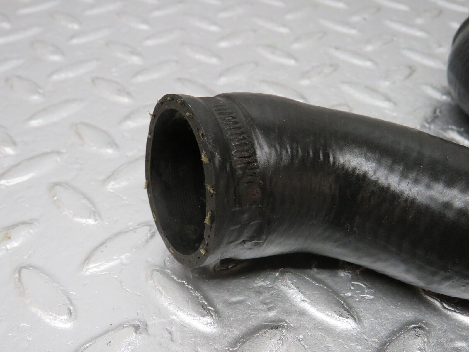 34091 Mercedes-Benz W124 260E Radiator Hose Pipe 1245012382