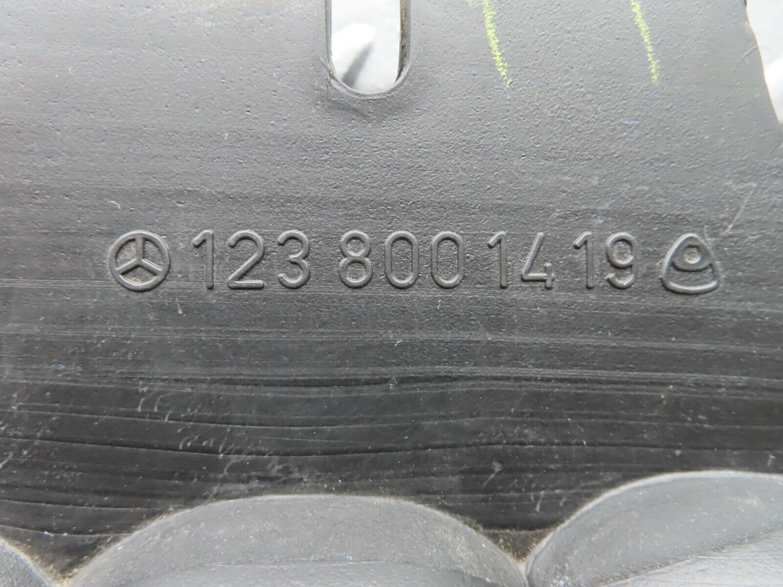 21135 Mercedes-Benz W123 230E Vacuum Reservoir Tank 1238001419