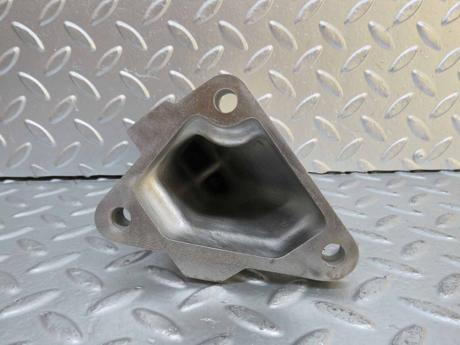 29432 Mercedes-Benz W124 230E Engine Mount Bracket Right Side 1022234204