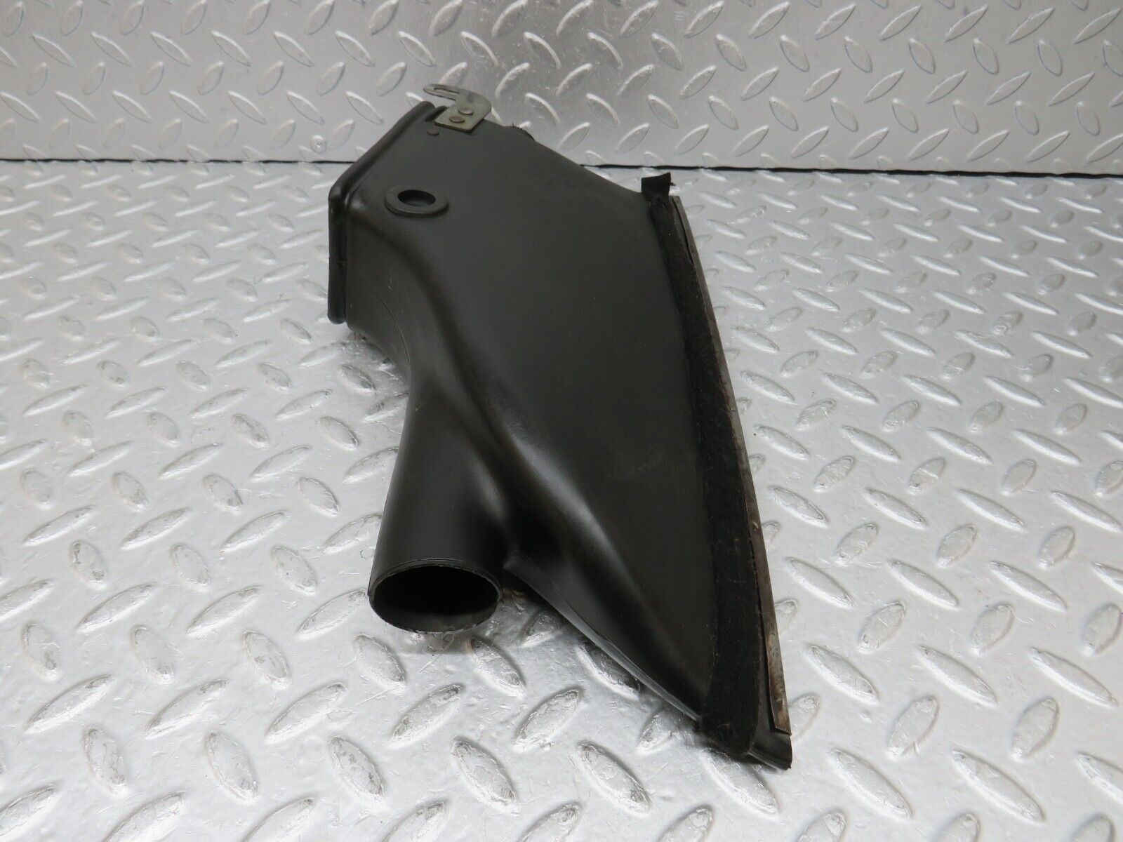 35820 Mercedes-Benz W108 Dashboard Air Vent Duct Left