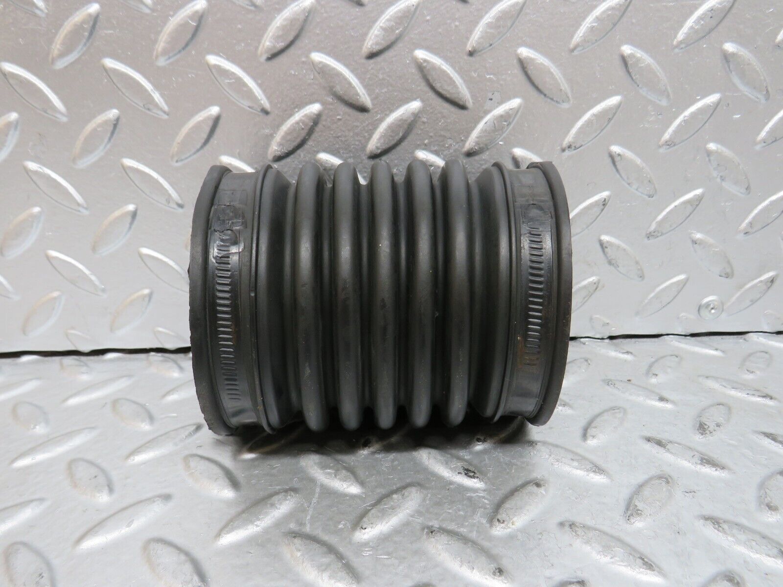 29113 Mercedes-Benz C124 320CE Coupe Air Intake Hose 1040940191