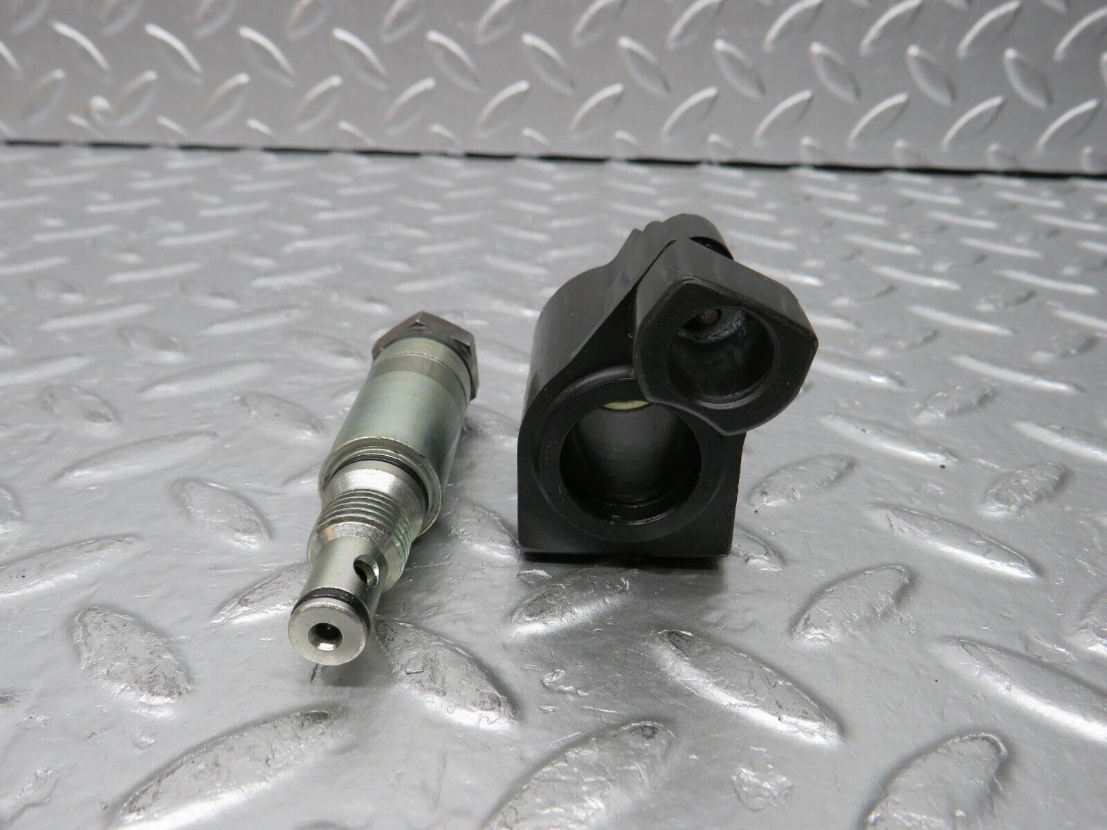 30955 Mercedes-Benz W124 230E Automatic Gearbox Solenoid 722.408 0003041890