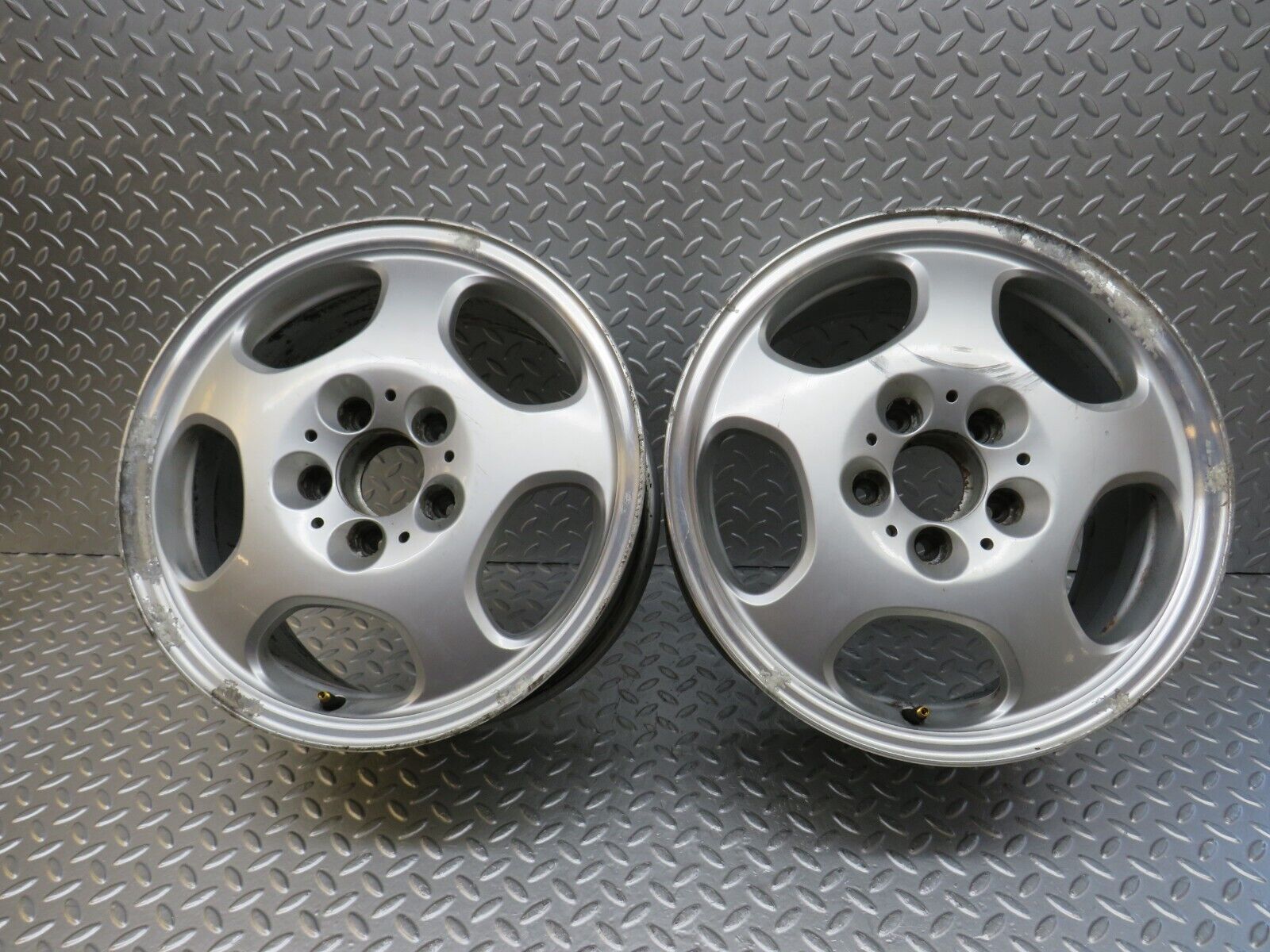 35086 Mercedes-Benz Alloy Wheel Set 7.5Jx16H2 ET41 2104011302