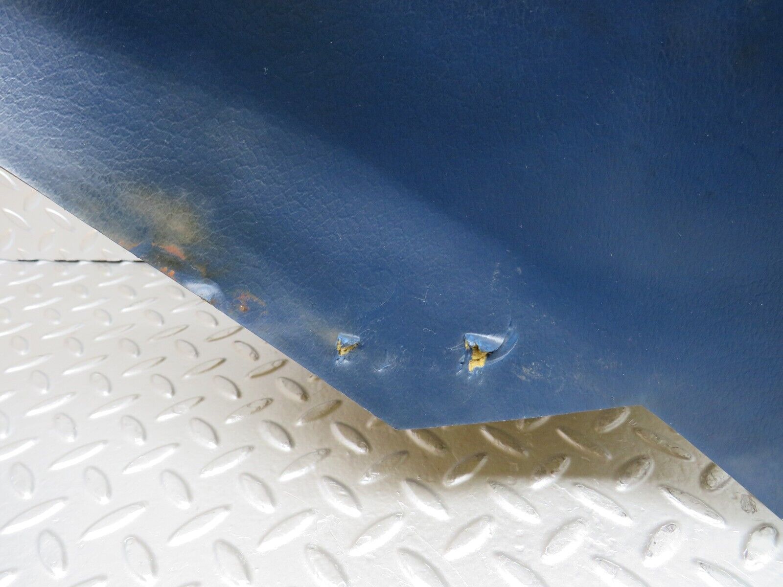 31132 Mercedes-Benz W123 200D Centre Console Blue