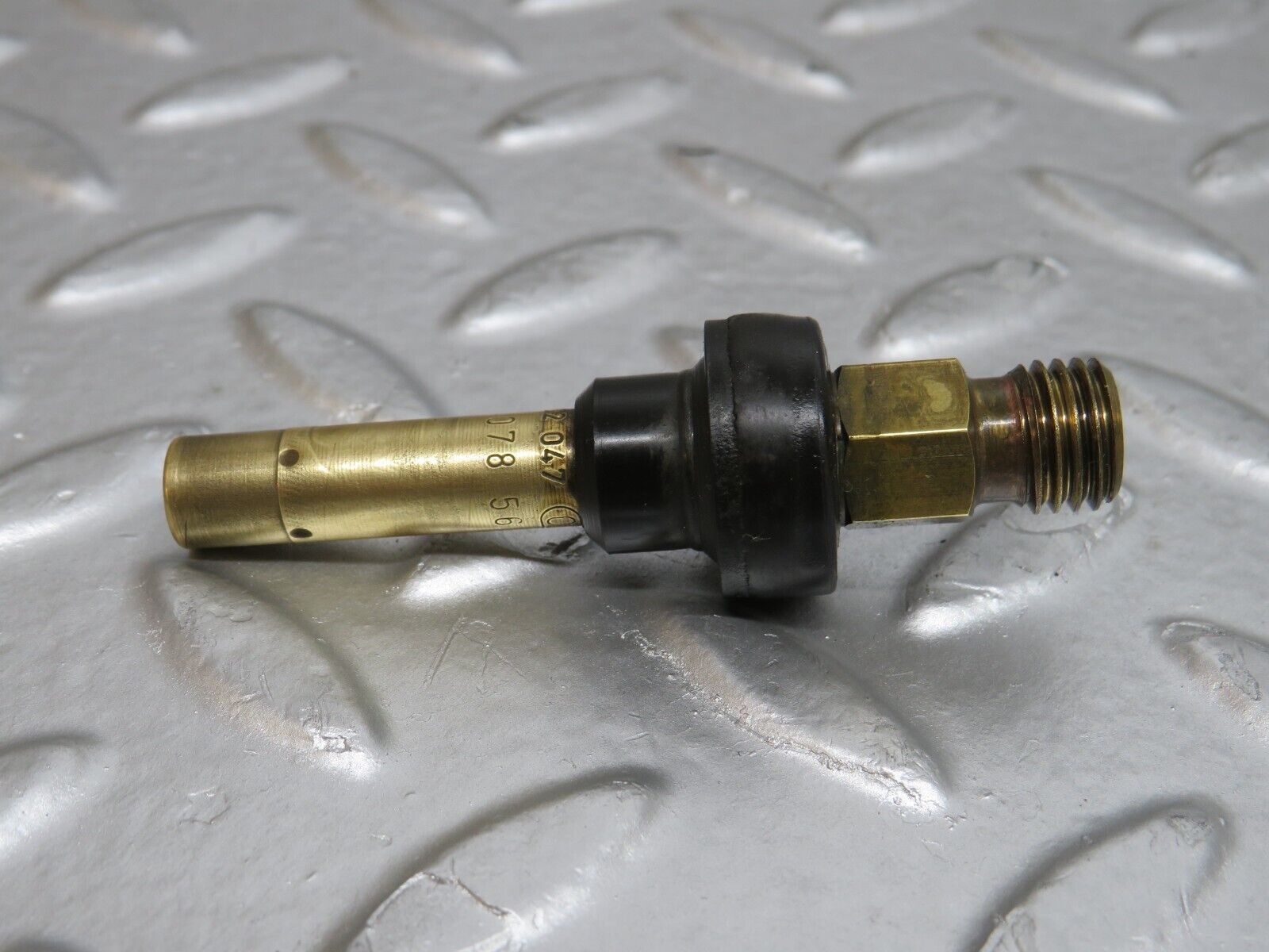 29577 Mercedes-Benz W124 230E Fuel Injector 0437502047 0000785623