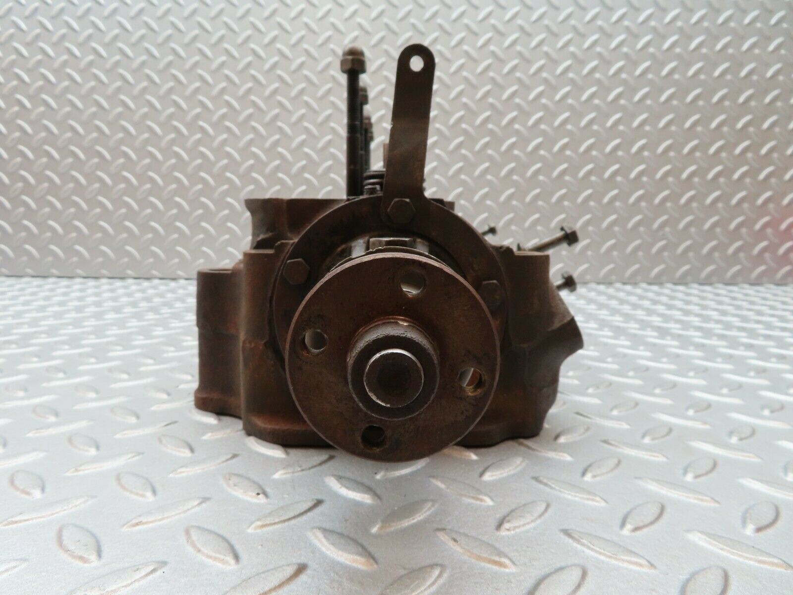 0352 Mercedes-Benz W120 180D Ponton Cylinder Head 6360160501