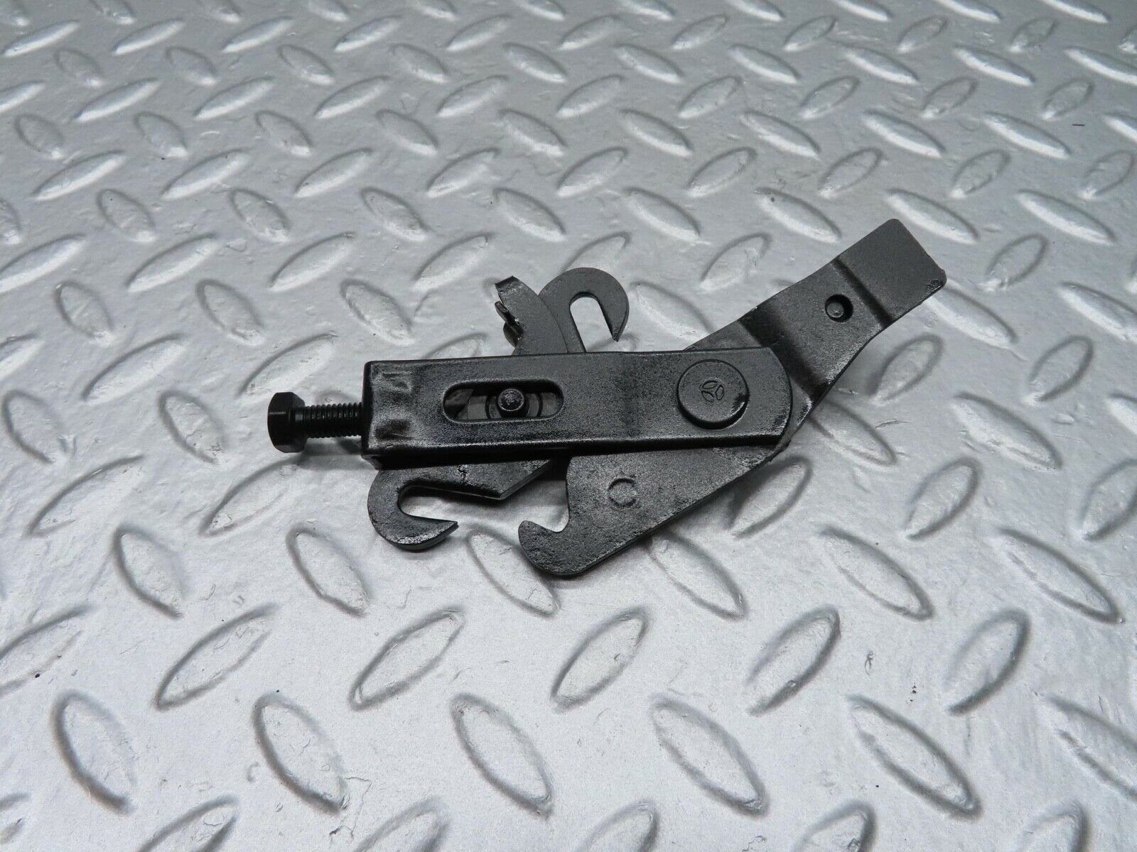 14806 Mercedes-Benz W201 190E Handbrake Adjusting Handbrake Regulator