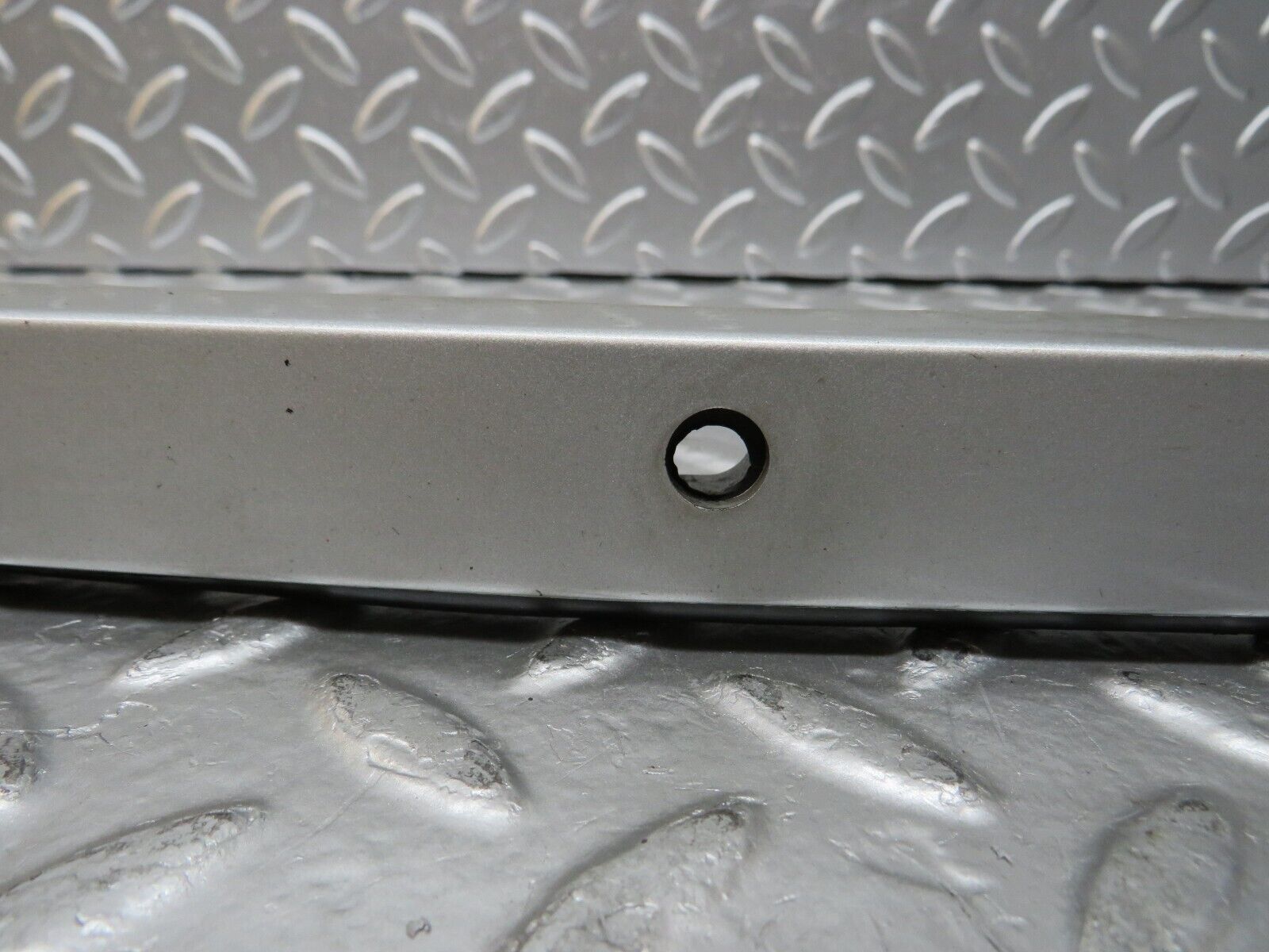 25010 Mercedes-Benz W140 S320 Right Headlight Bezel 1408260677