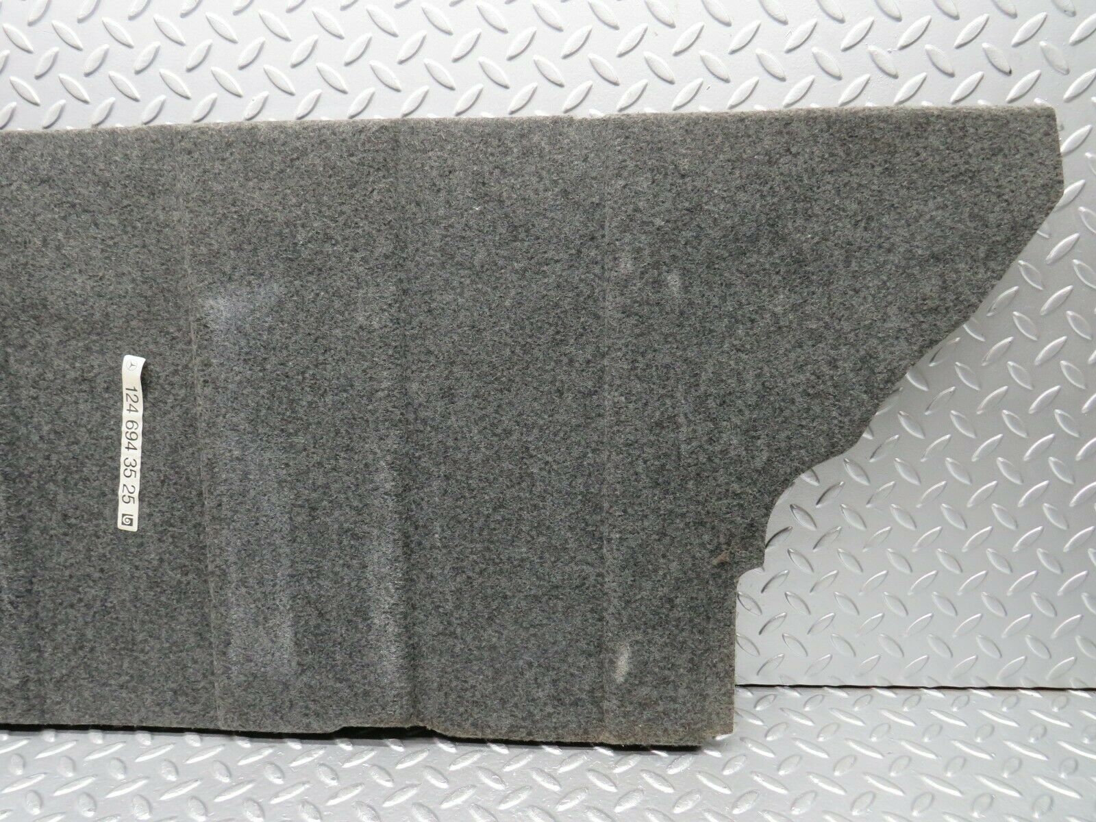 22321 Mercedes-Benz C124 E220 Coupe Fuel Tank Cover Plate 1246943525