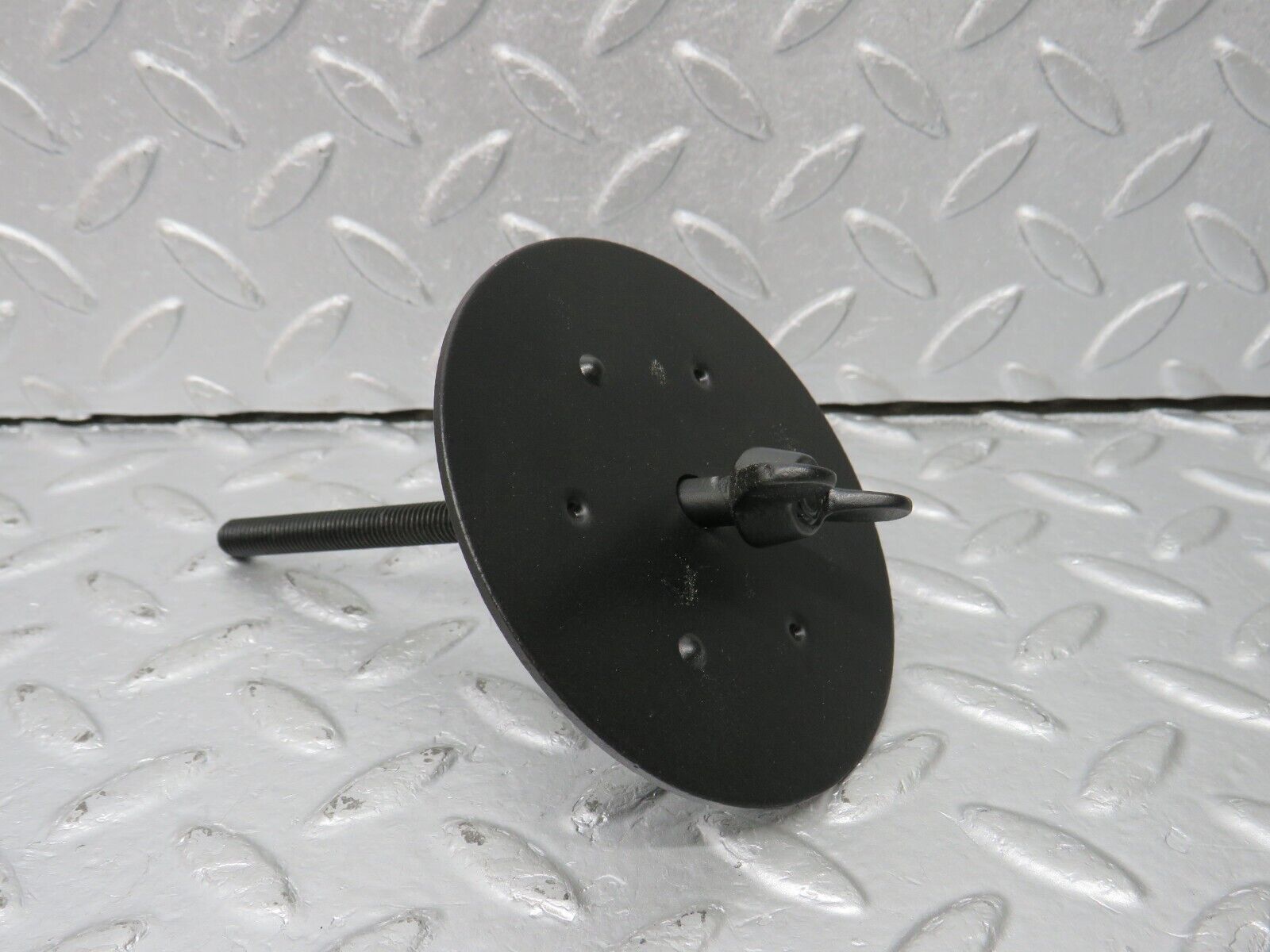 40538 Mercedes-Benz W123 300D Spare Wheel Holder