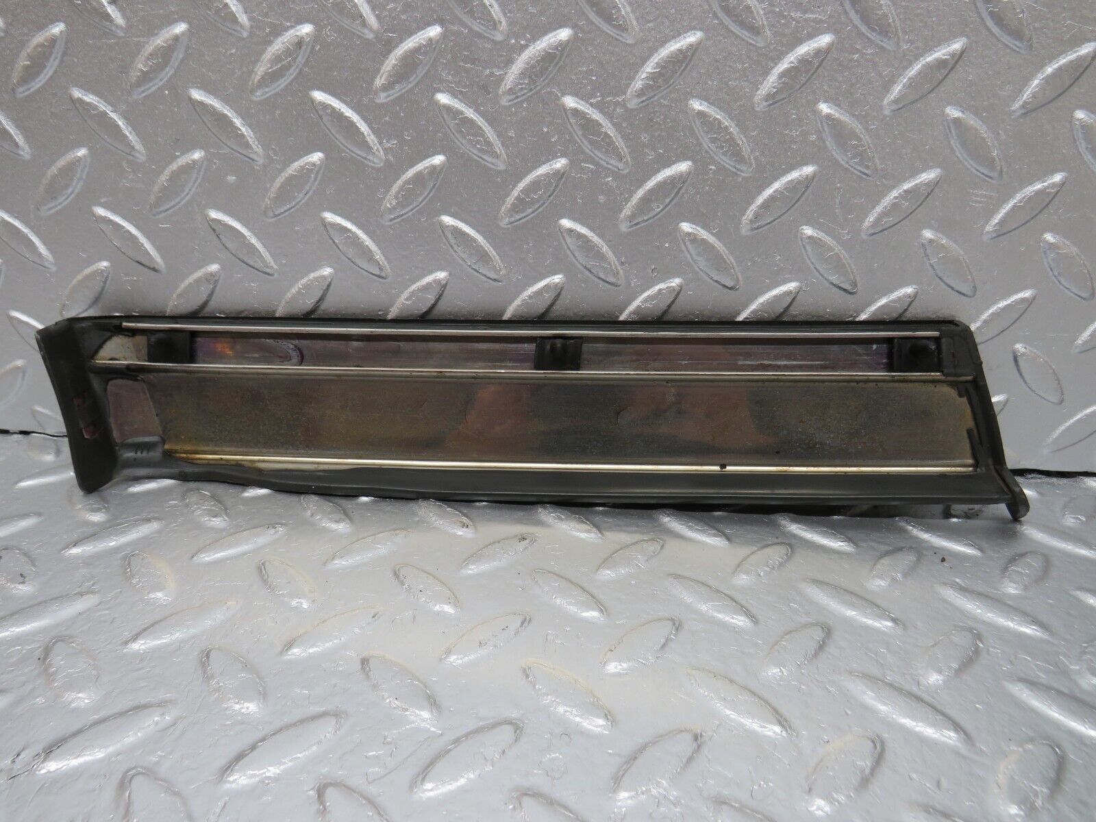 33994 Mercedes-Benz W124 260E Front Right Fender Wing Lower Moulding Trim