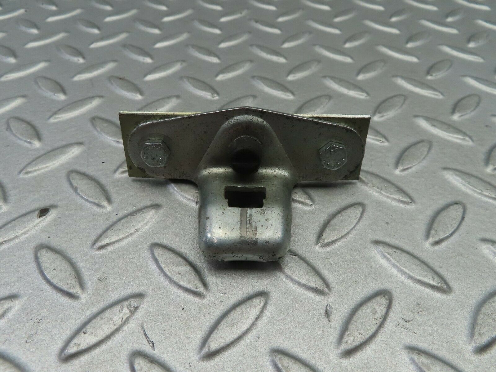 6024 Mercedes-Benz W123 200 Trunk Lock Latch