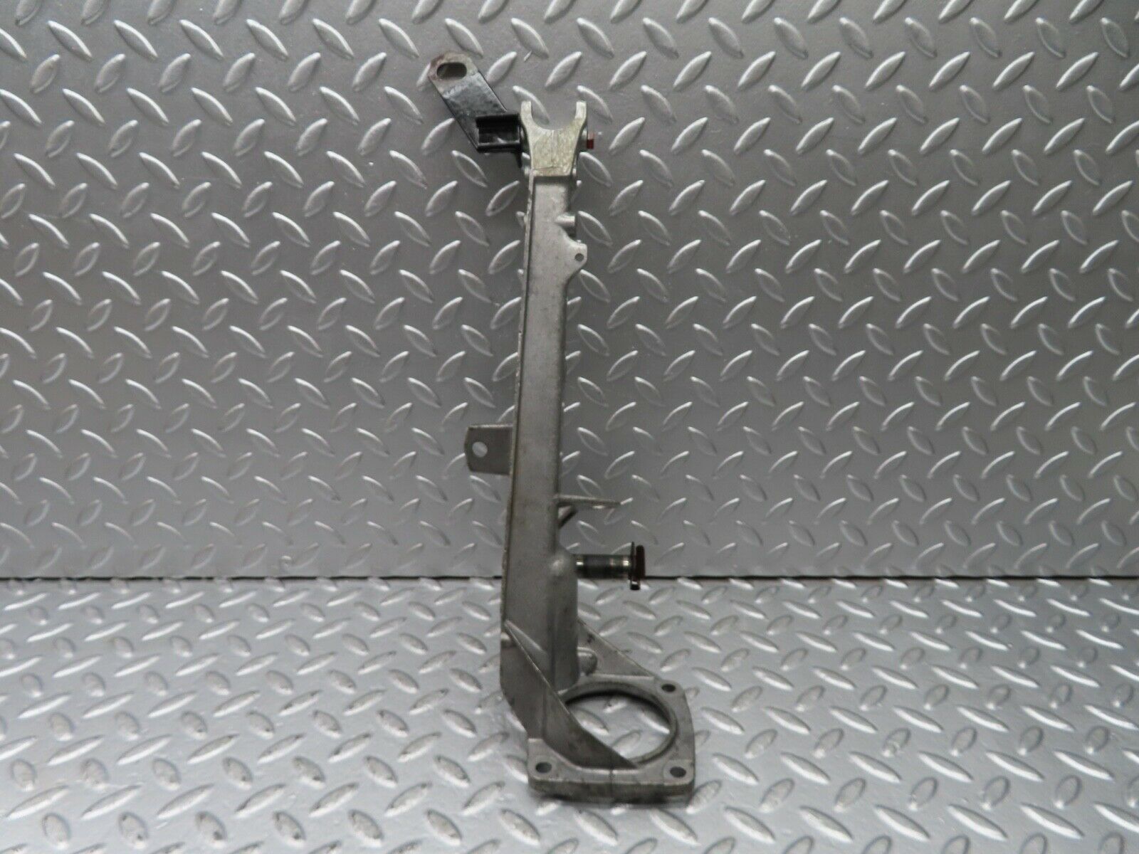 20337 Mercedes-Benz W114 280CE Coupe Brake Pedal Bracket 1152940701