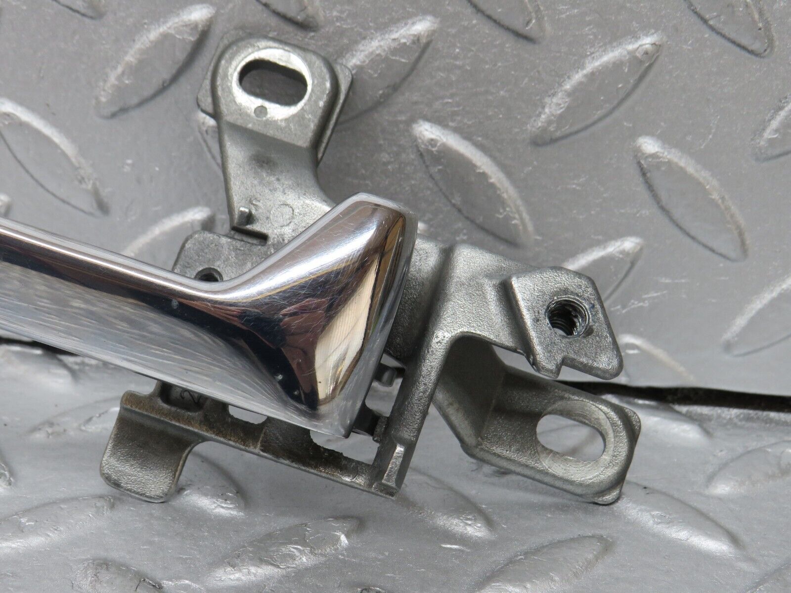 36105 Mercedes-Benz W126 420SE Front Right Door Interior Handle