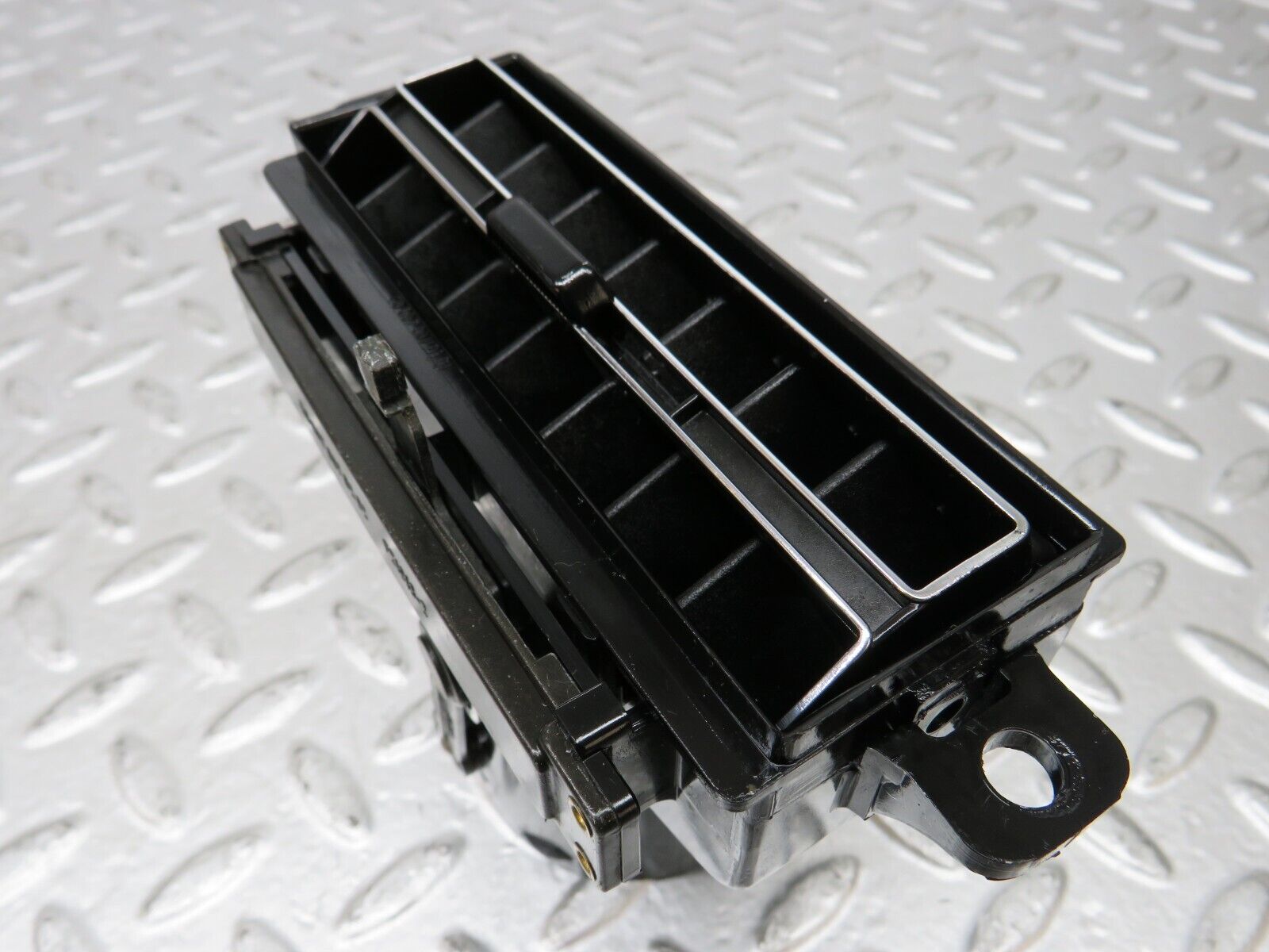 26181 Mercedes-Benz W116 450SE Dashboard Air Vent 1168310130