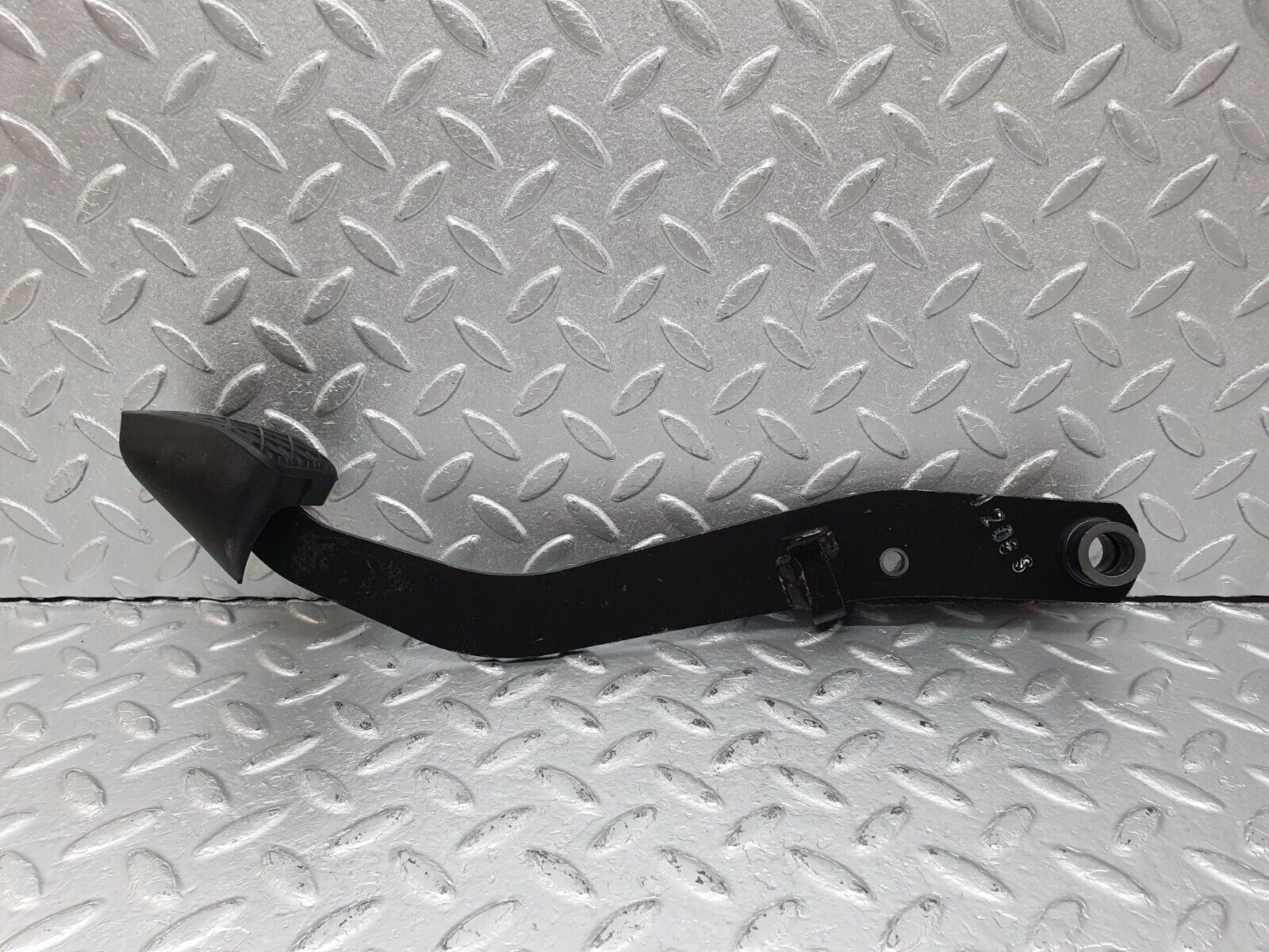 41457 Mercedes-Benz W124 200E Brake Pedal With Rubber 2012920082