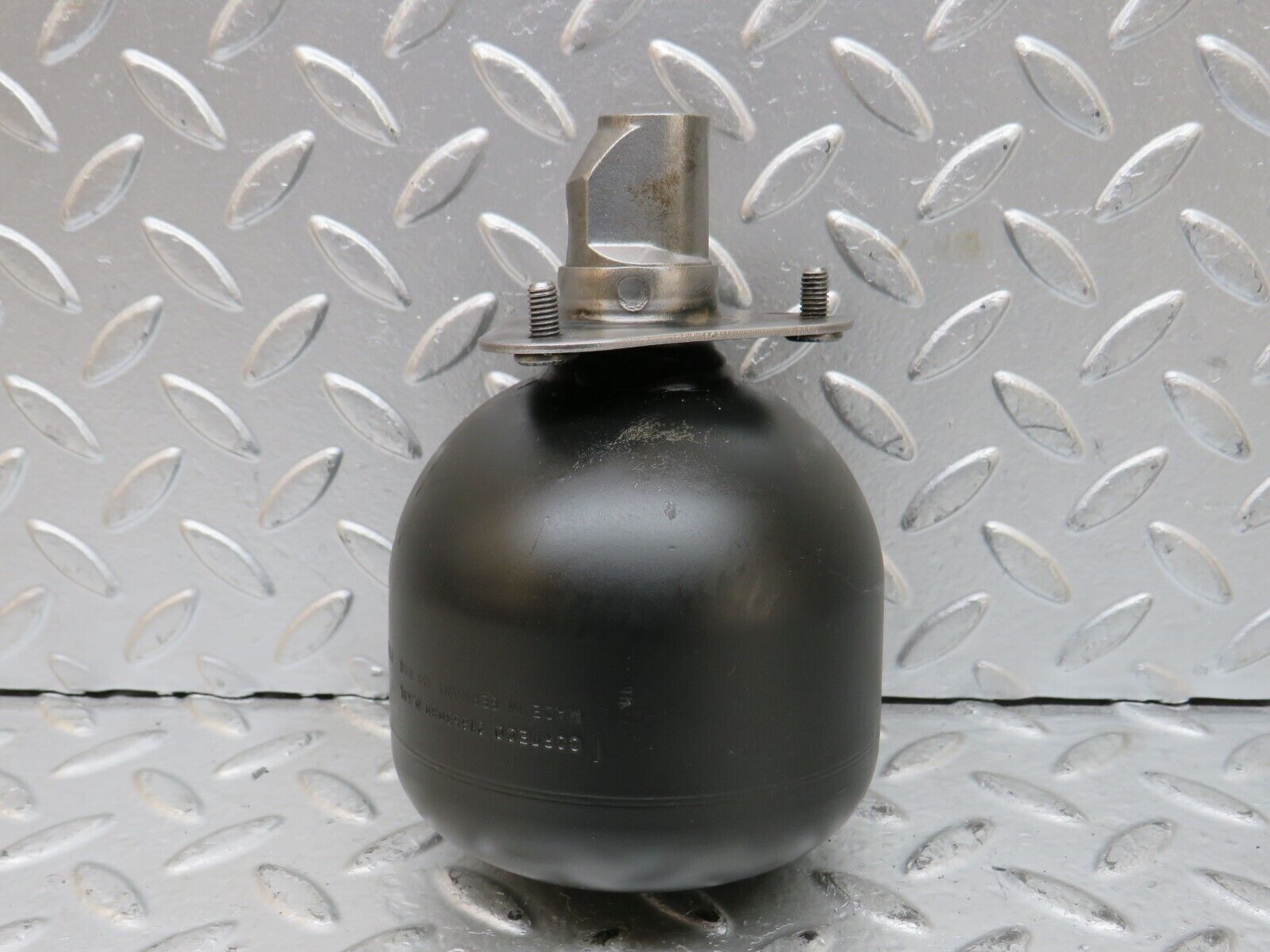 27647 Mercedes-Benz S124 300TE Wagon Rear Suspension Sphere 216530060