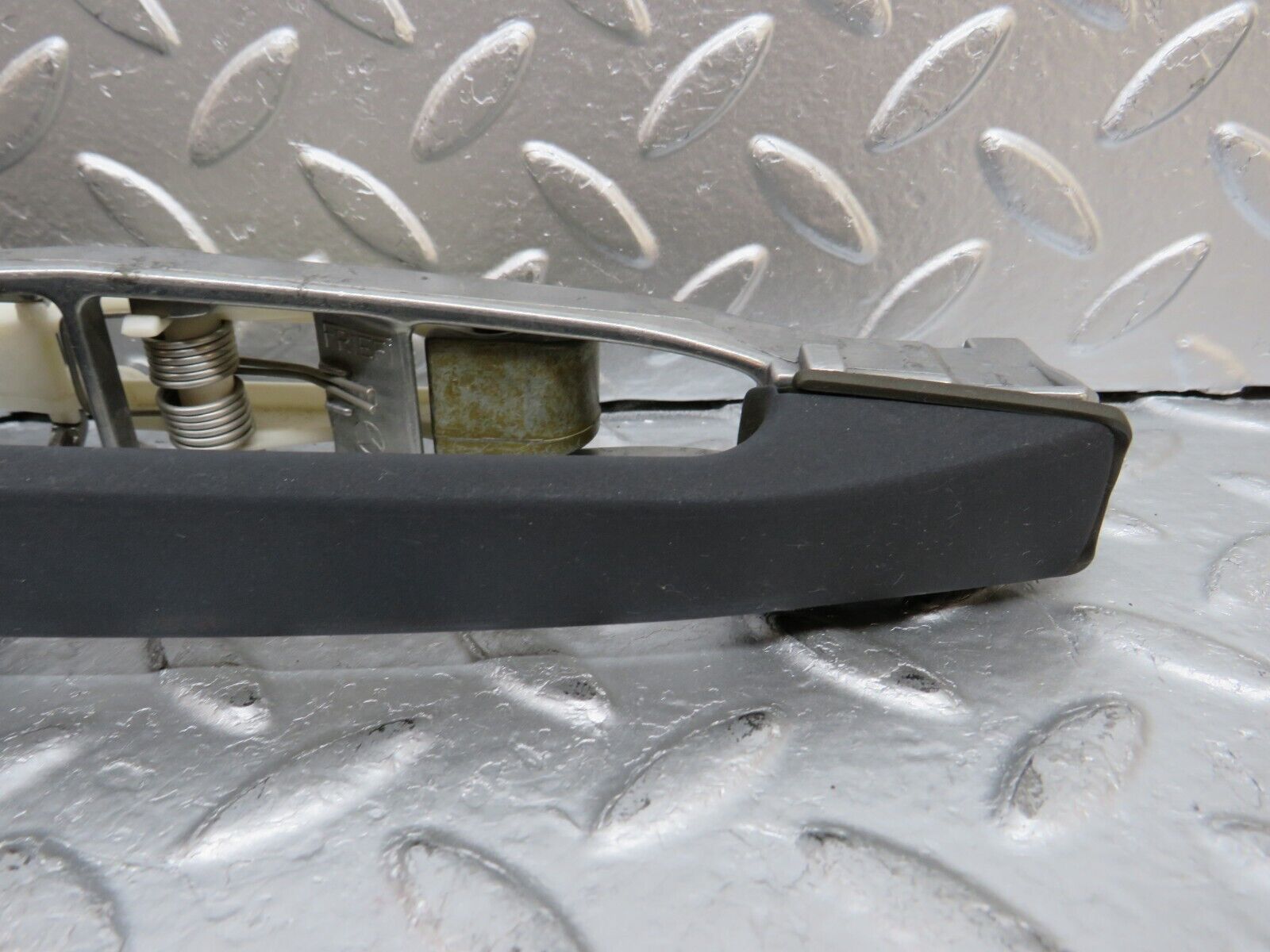 29322 Mercedes-Benz W124 230E Rear Right Exterior Door Handle