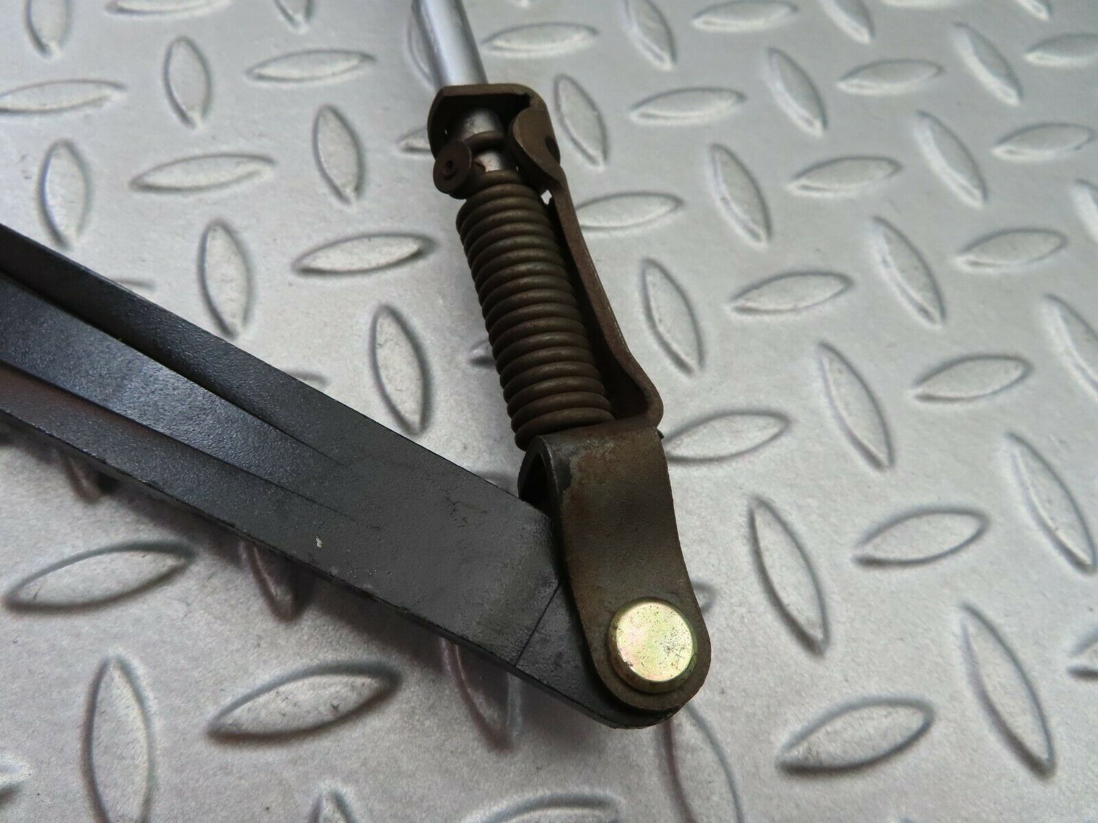 5966 Mercedes-Benz W123 200 Handbrake Regulator