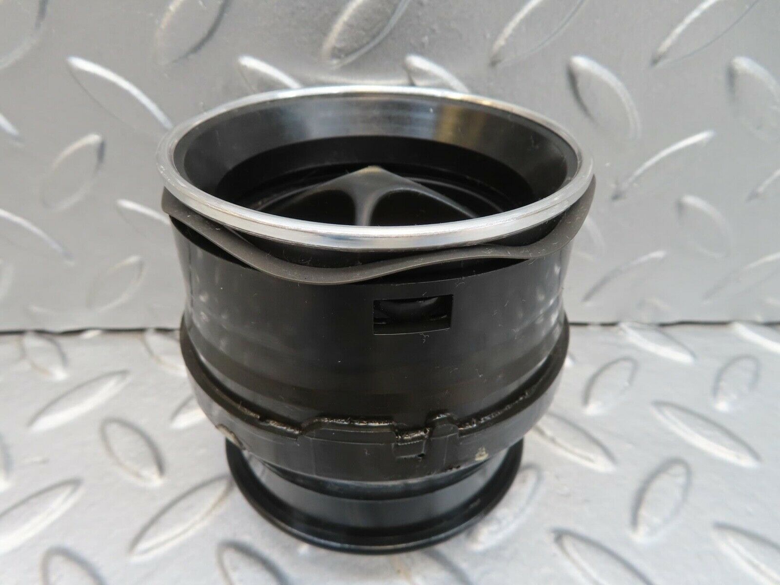 15999 Mercedes-Benz W123 280E Dashboard Air Vent 1238300054