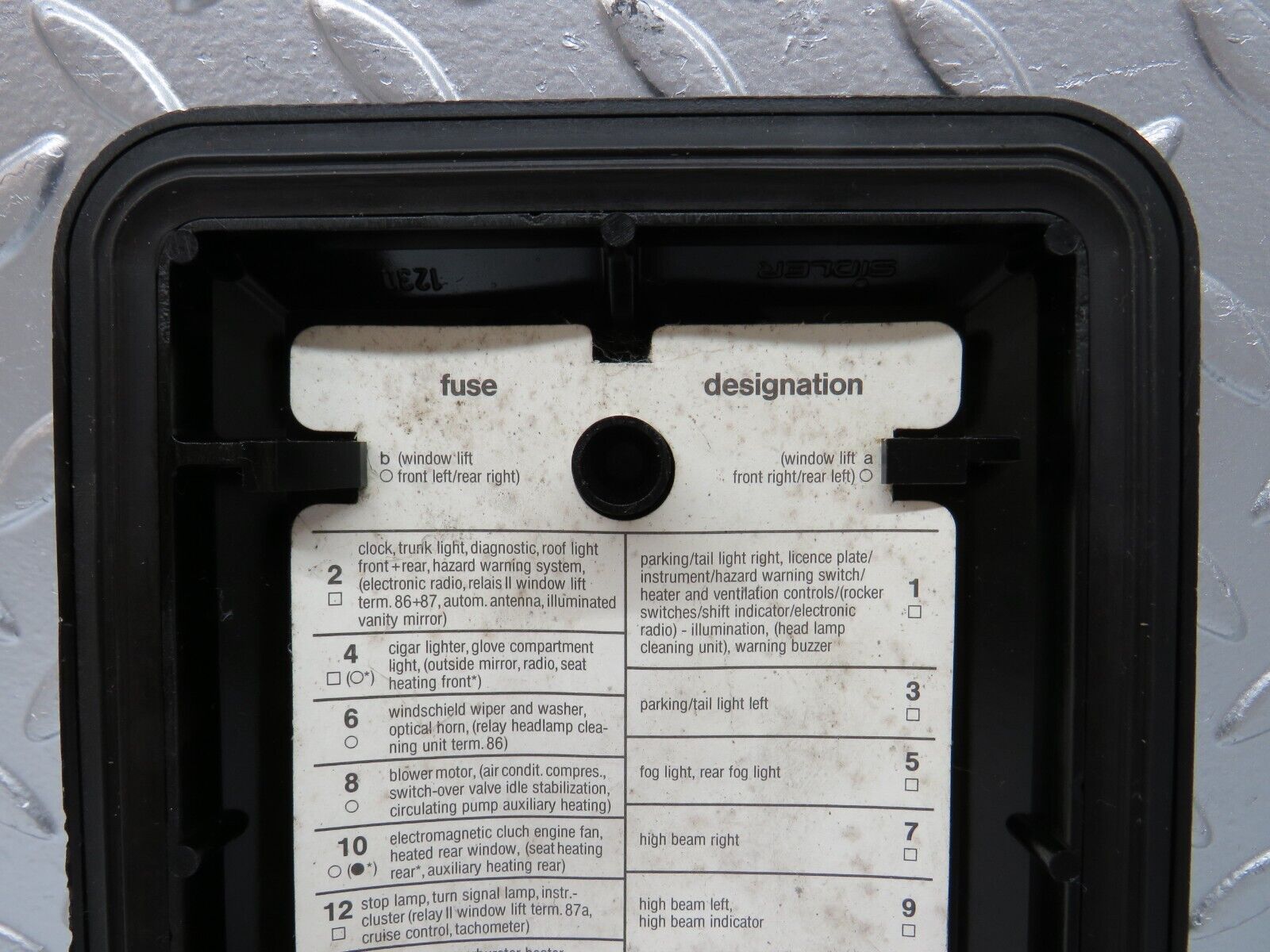 25582 Mercedes-Benz W123 200 Fuse Box Cover Lid 1235400082