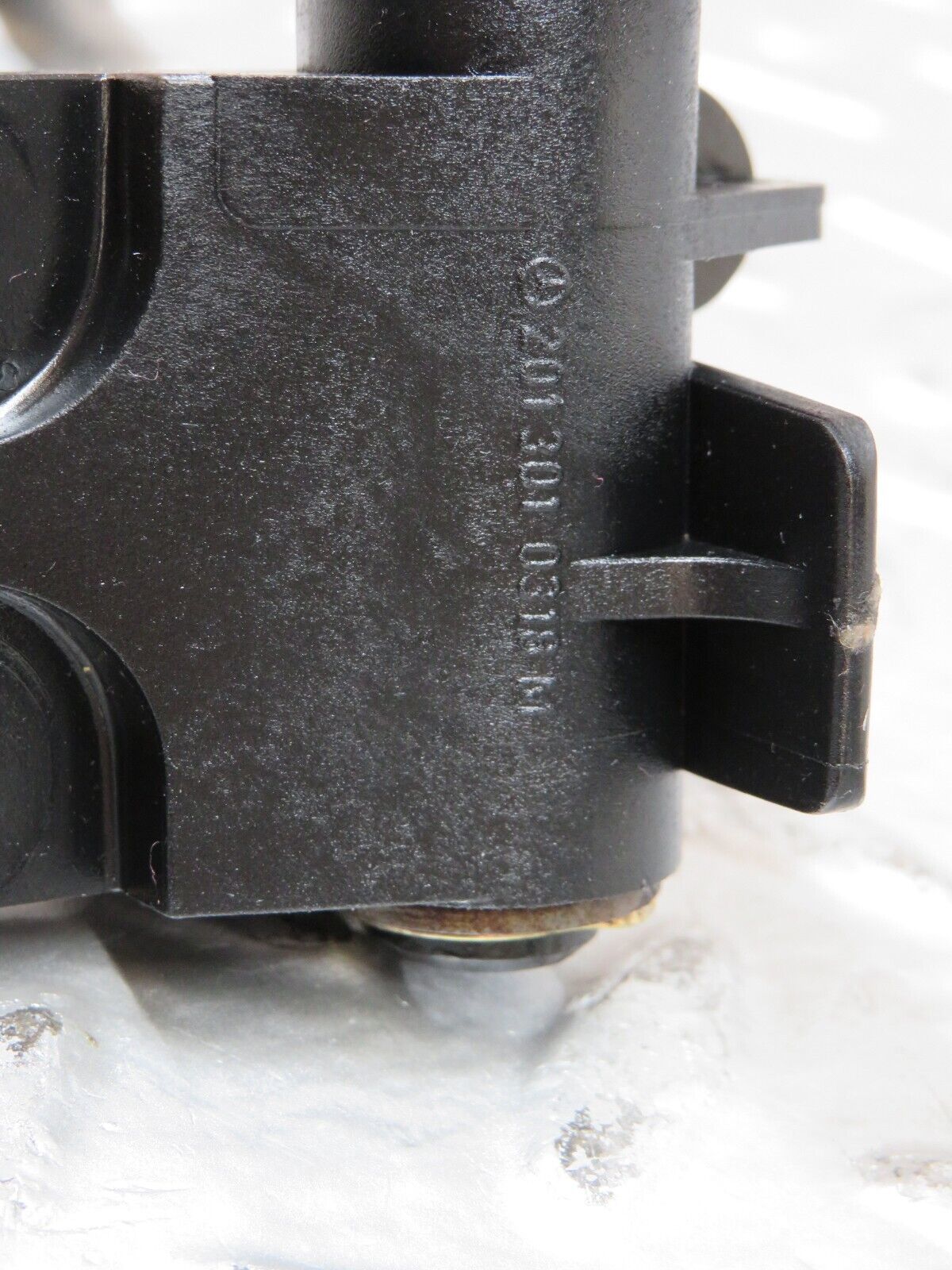 27704 Mercedes-Benz S124 300TE Wagon Accelerator Pedal Linkage 2013010318