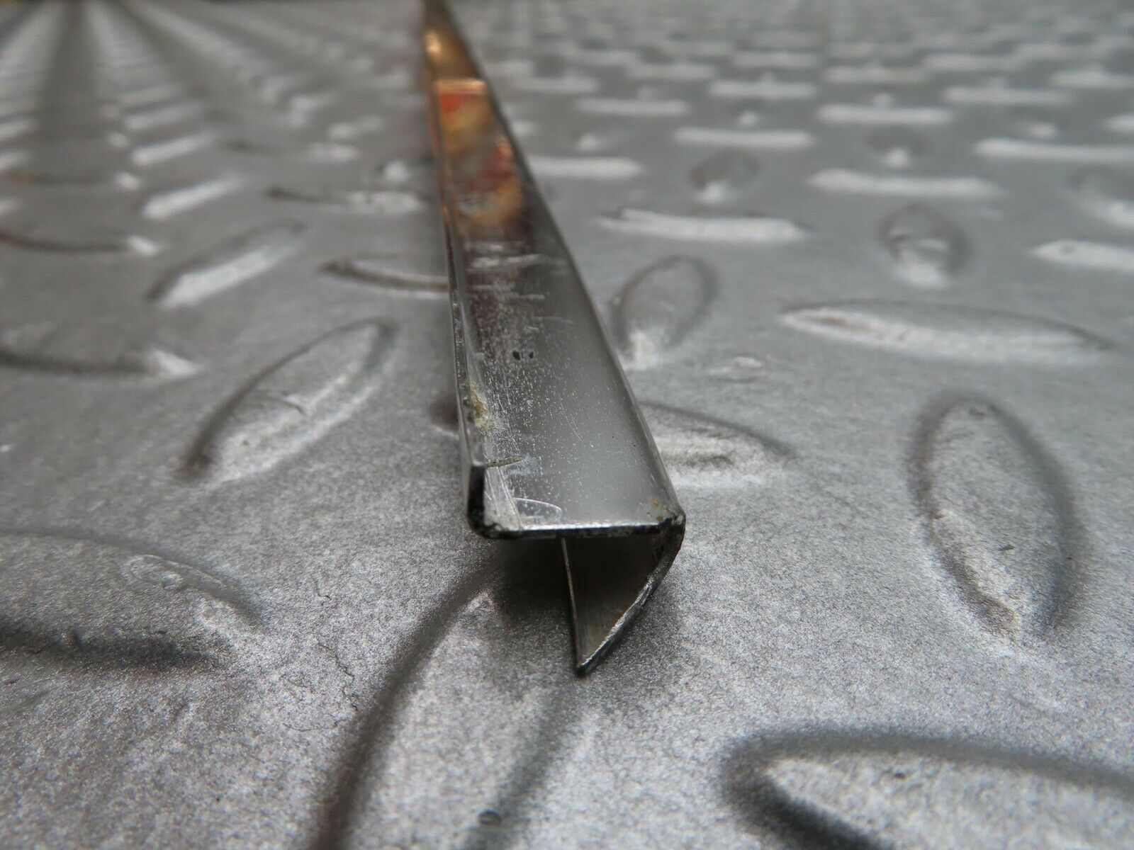 12589 Mercedes-Benz W108 280SE 3.5 Rear Right Door Window Chrome Frame