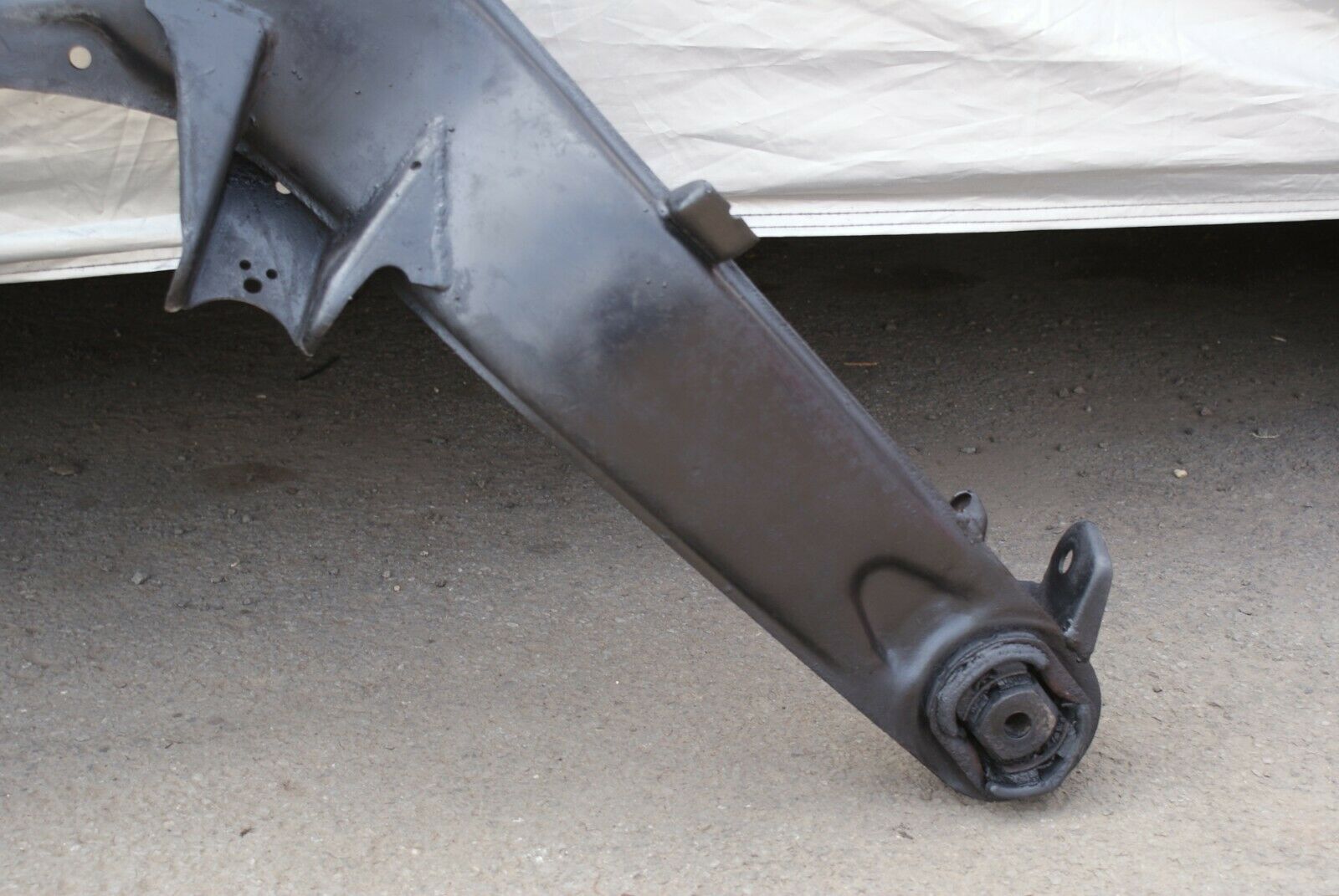 3174 Mercedes-Benz W115 220D Rear Subframe Axle Carrier Suspension