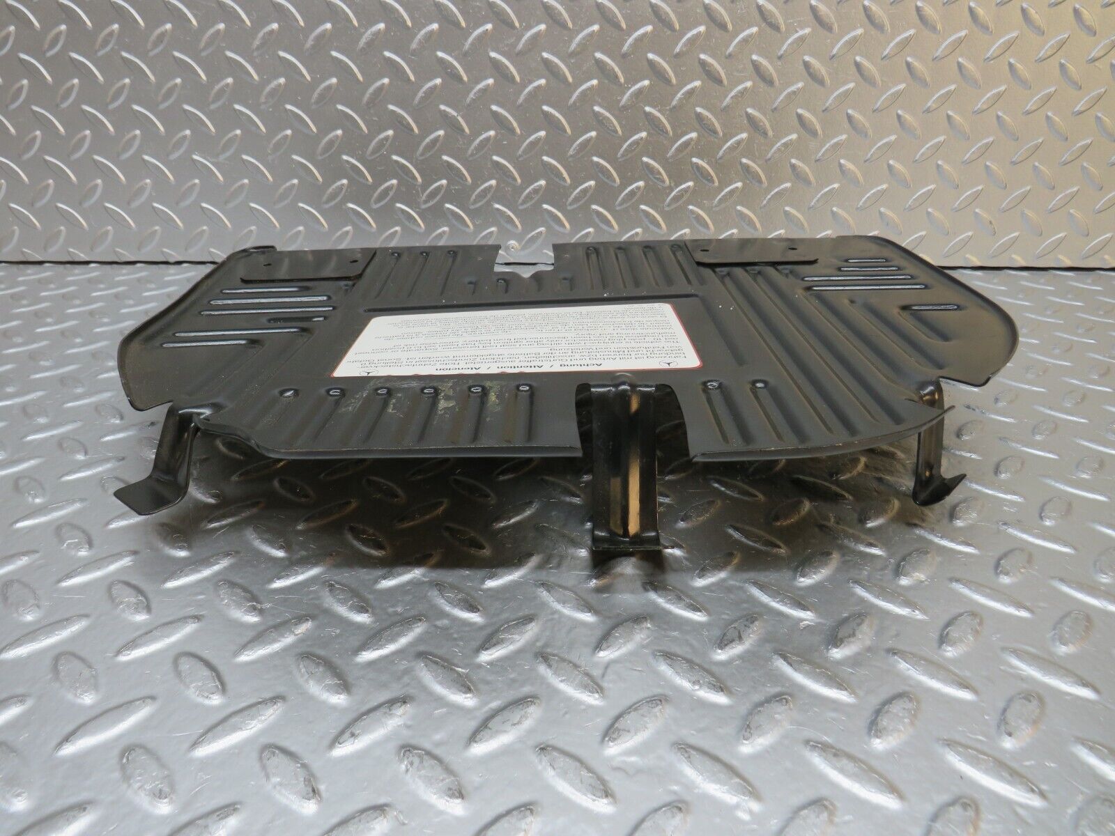 31346 Mercedes-Benz S124 220TE Wagon Front Right Floor Relay Cover 2028171320