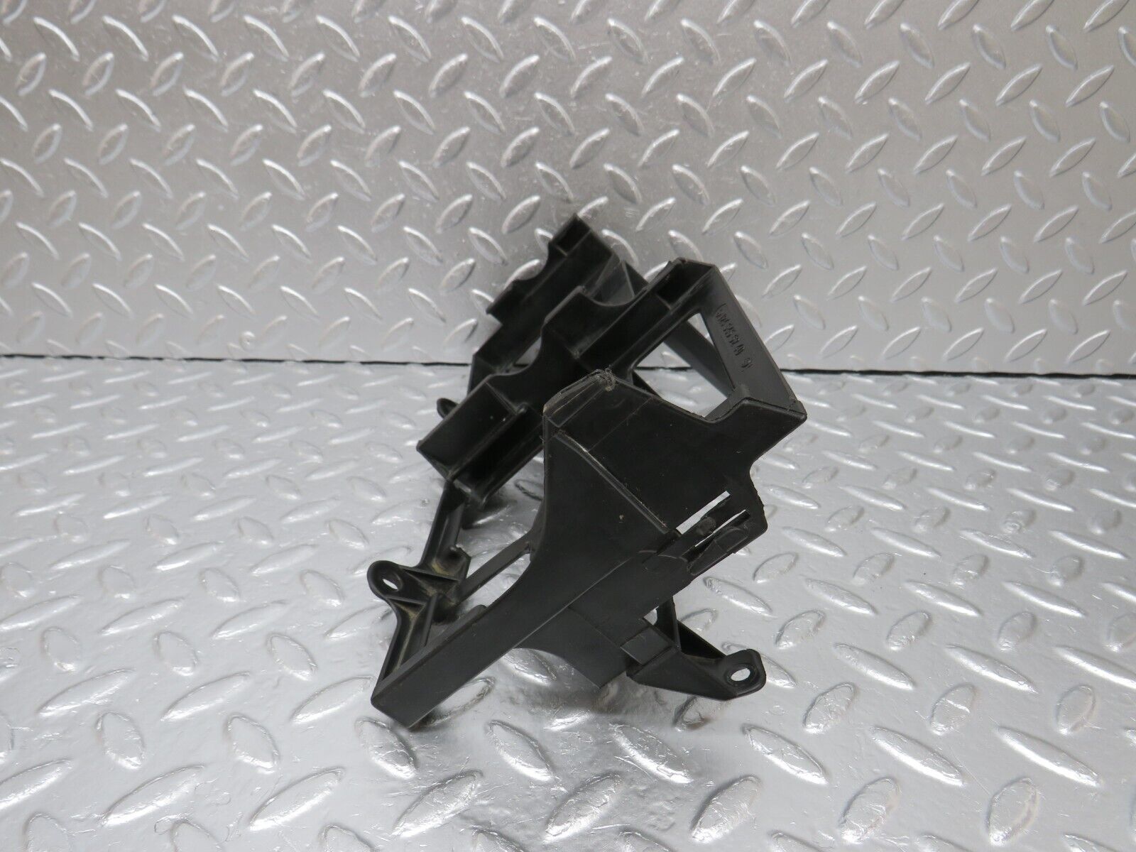 33977 Mercedes-Benz W124 260E ECU And Relay Bracket 1245455240