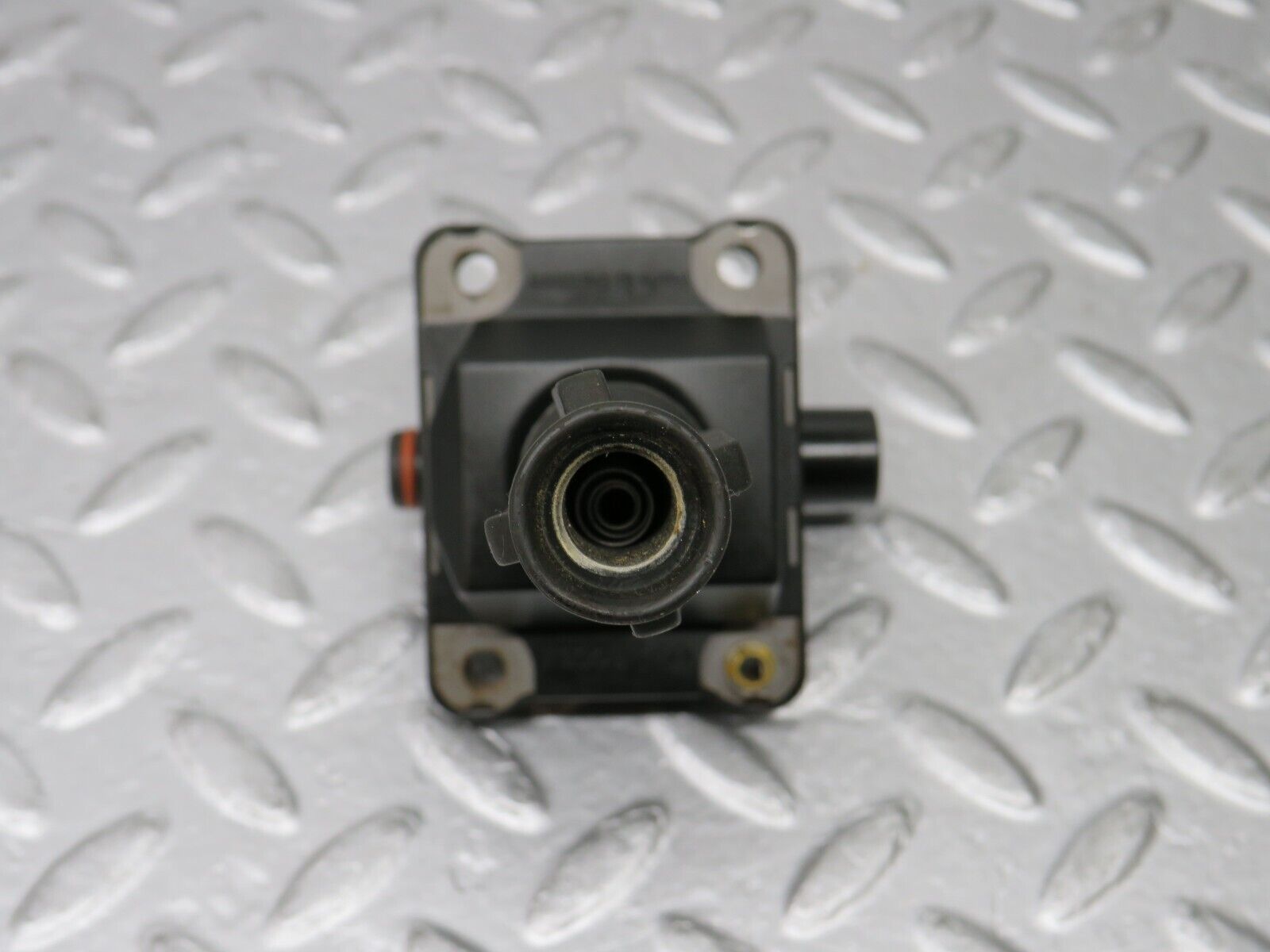 38344 Mercedes-Benz R129 280SL Coupe Ignition Coil Bosch 0221506444 0001587003 0001593642