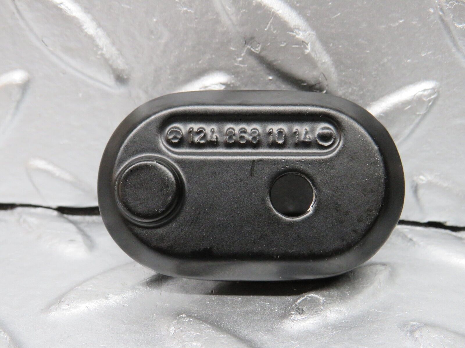 31385 Mercedes-Benz S124 220TE Trunk Cover Holder Set 1248681014 1248680914