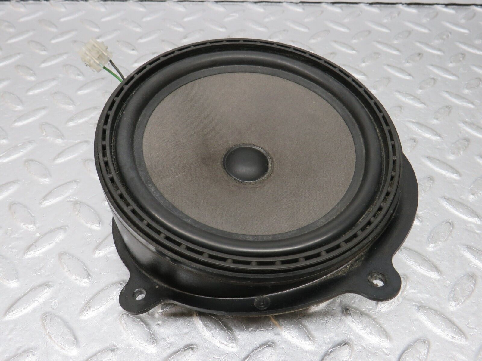 35996 Mercedes-Benz W126 420SE Rear Right Parcel Shelf Speaker 1268200402