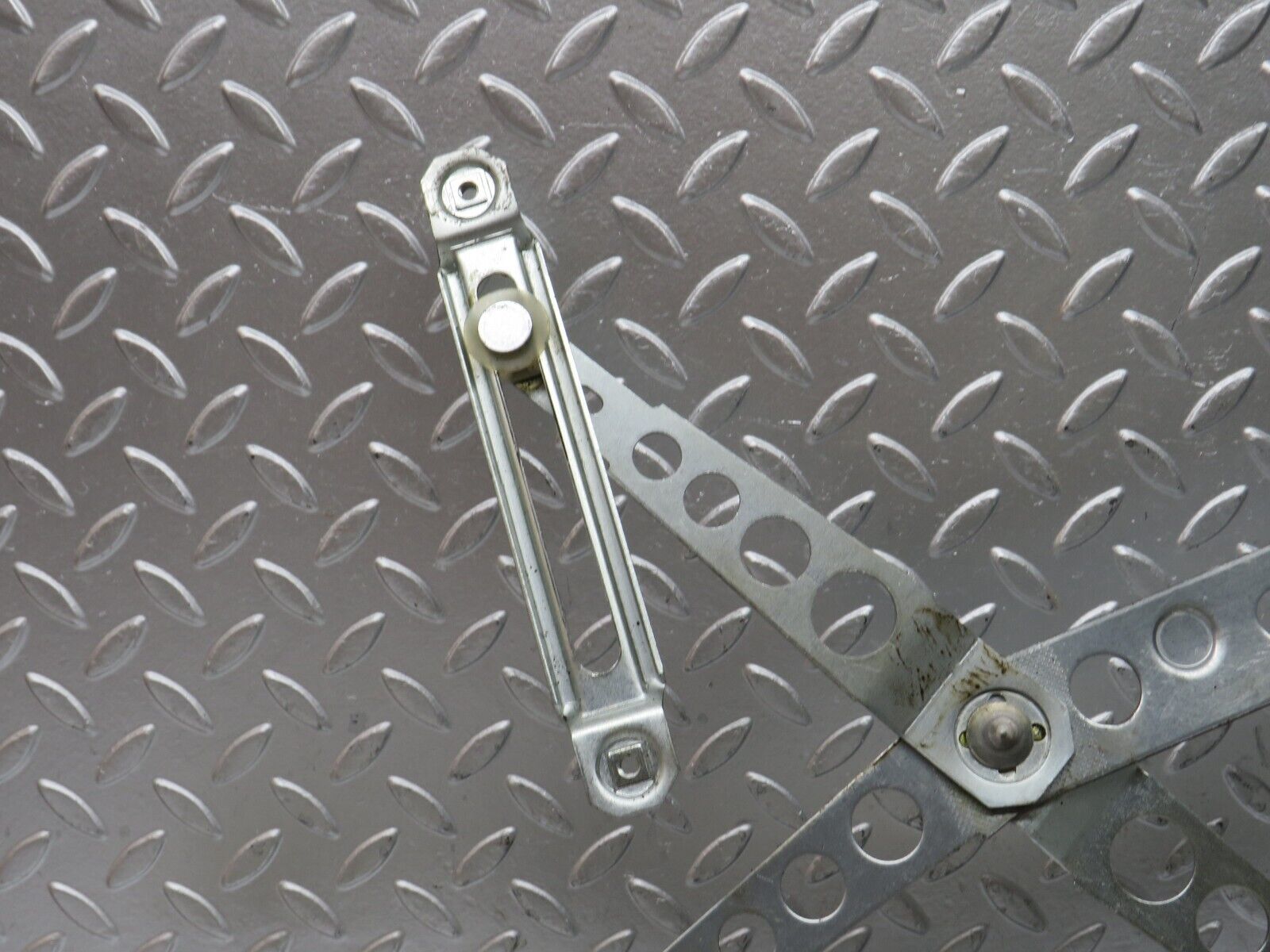 28243 Mercedes-Benz S123 240D Wagon Front Right Manual Window Regulator