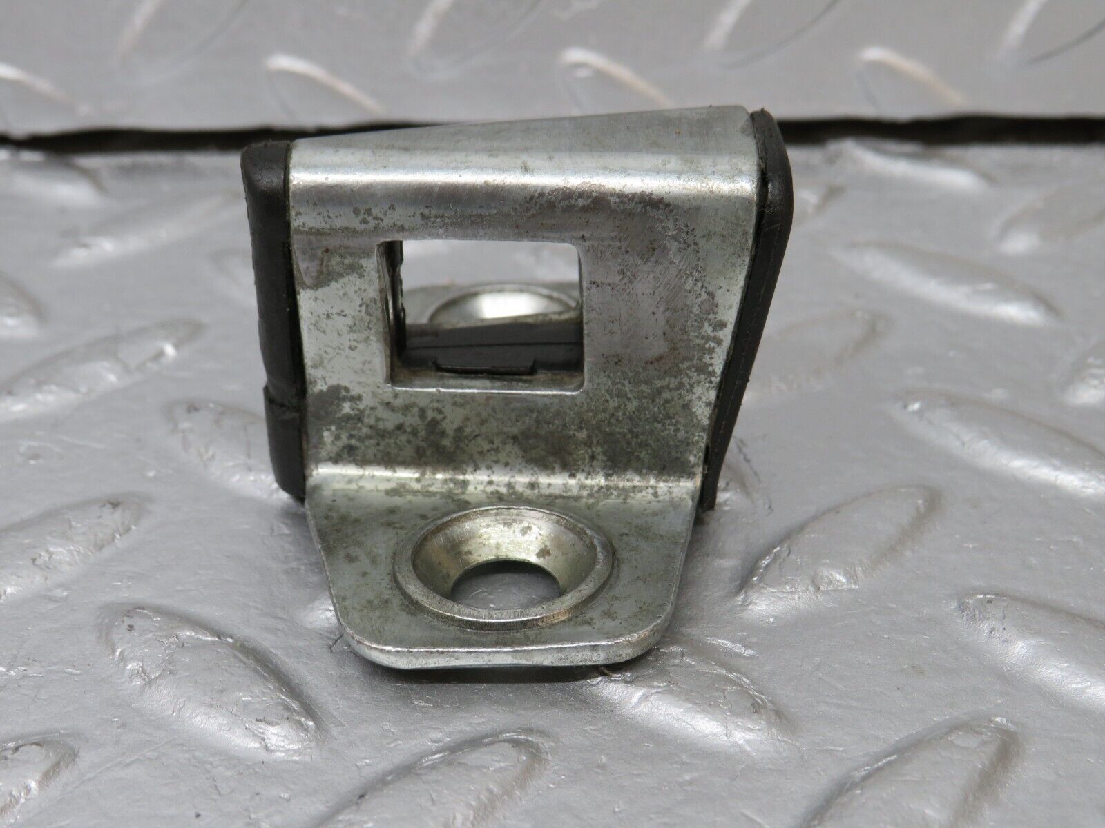 39511 Mercedes-Benz R129 320SL Coupe Door Lock Latch