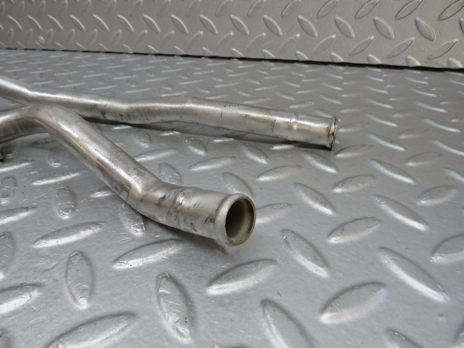 36748 Mercedes-Benz W201 190E 2.0L Heater Radiator Pipe