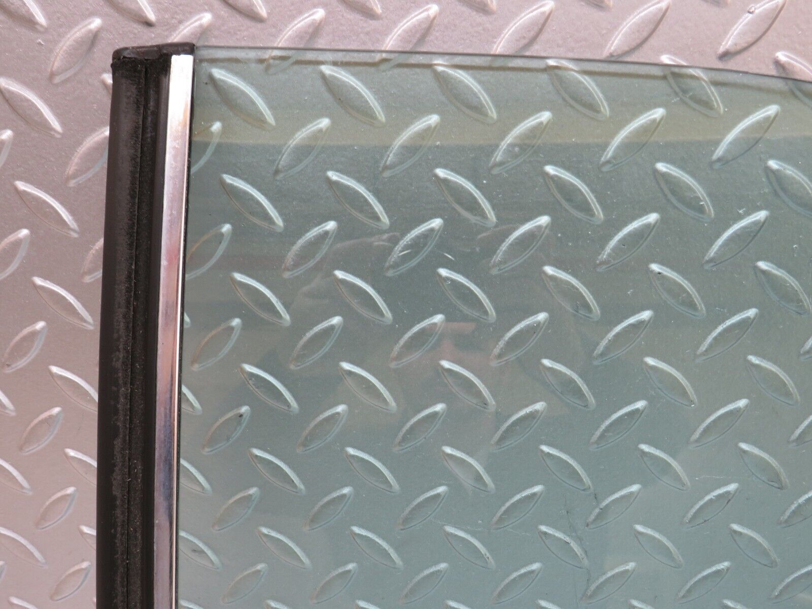 34413 Mercedes-Benz C126 380SEC Coupe Rear Left Window Glass